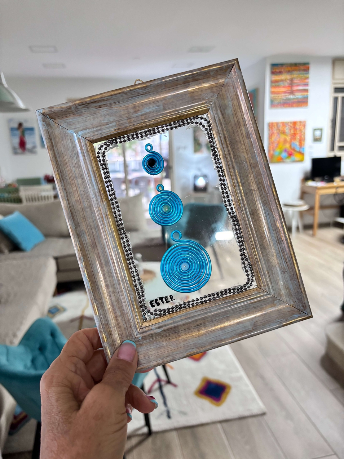 תמונה במסגרת אומנותית