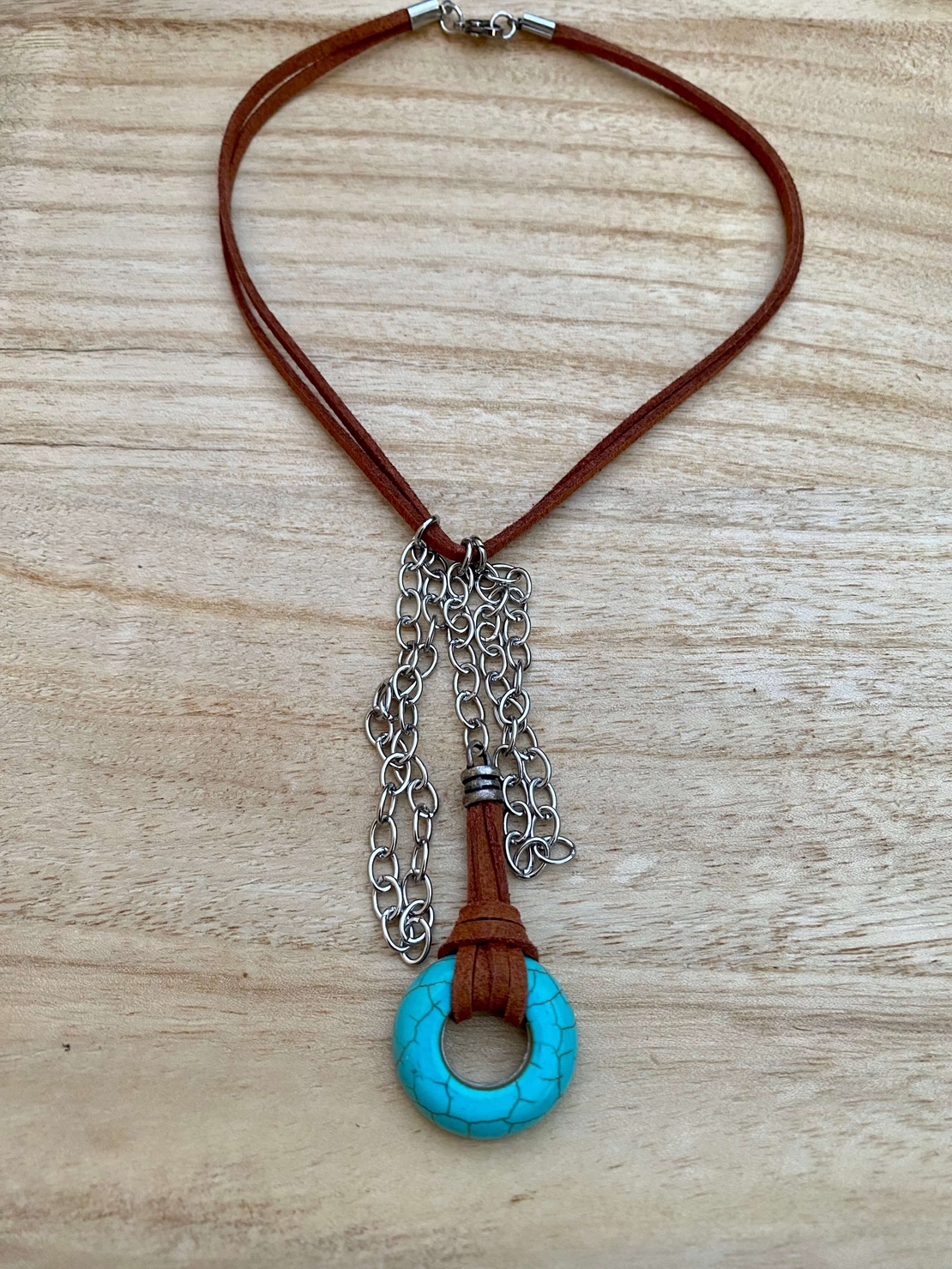 שרשרת  דמוי עור תליון  טורקיז