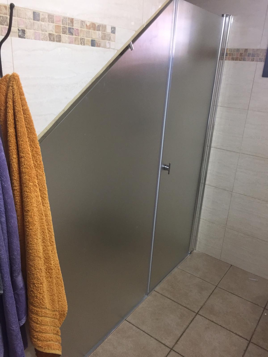 פתרונות למקלחונים בעליית גג
