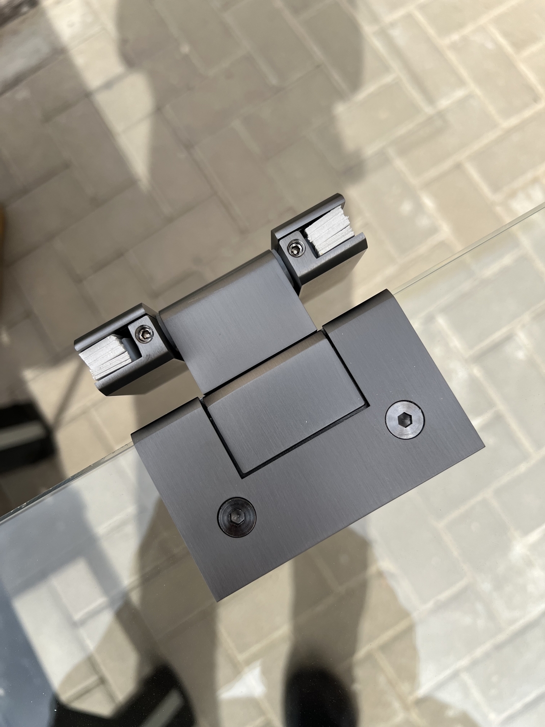 מקלחוני צירים בגרפיט