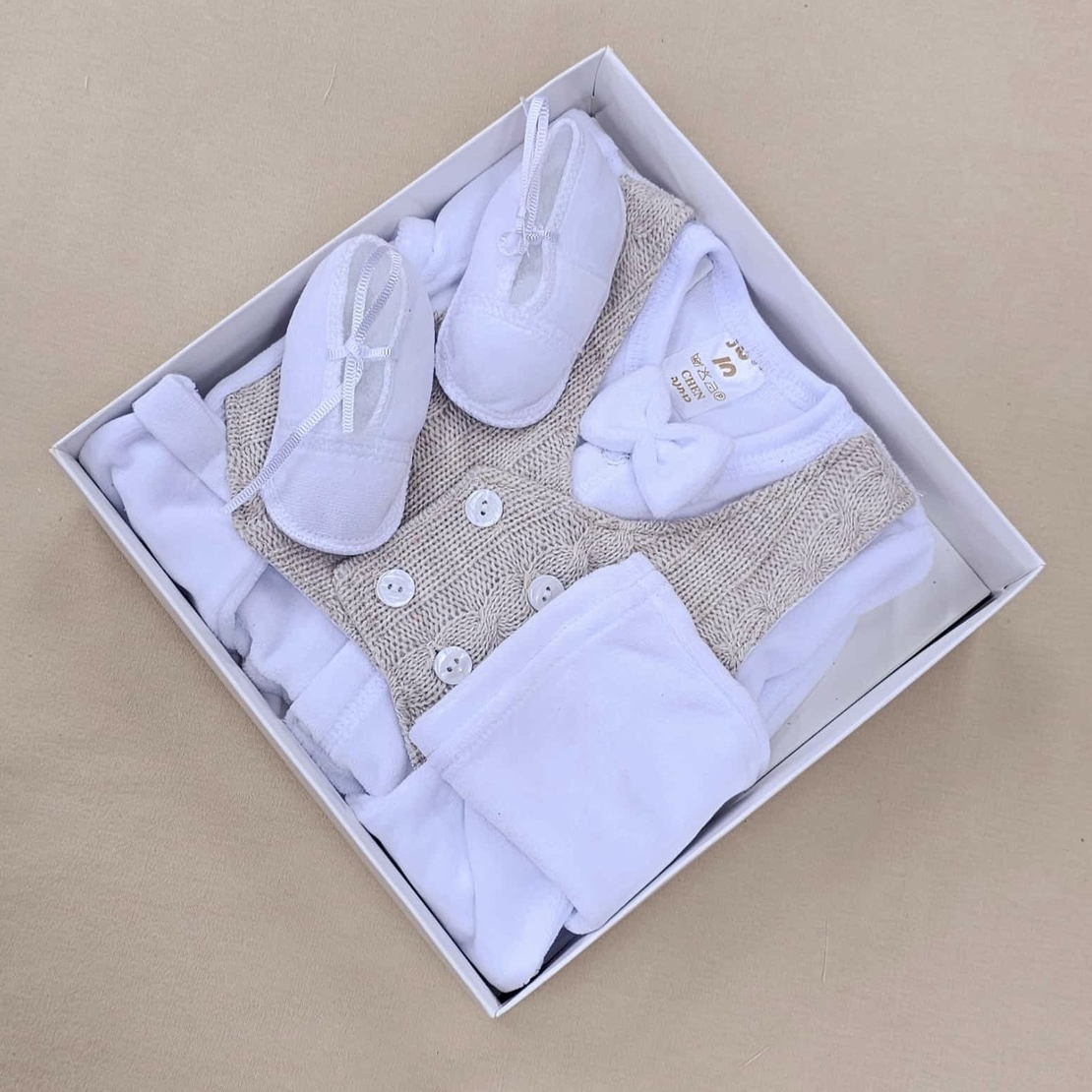 סט ווסט סרוג צמות  ניובורן - בז