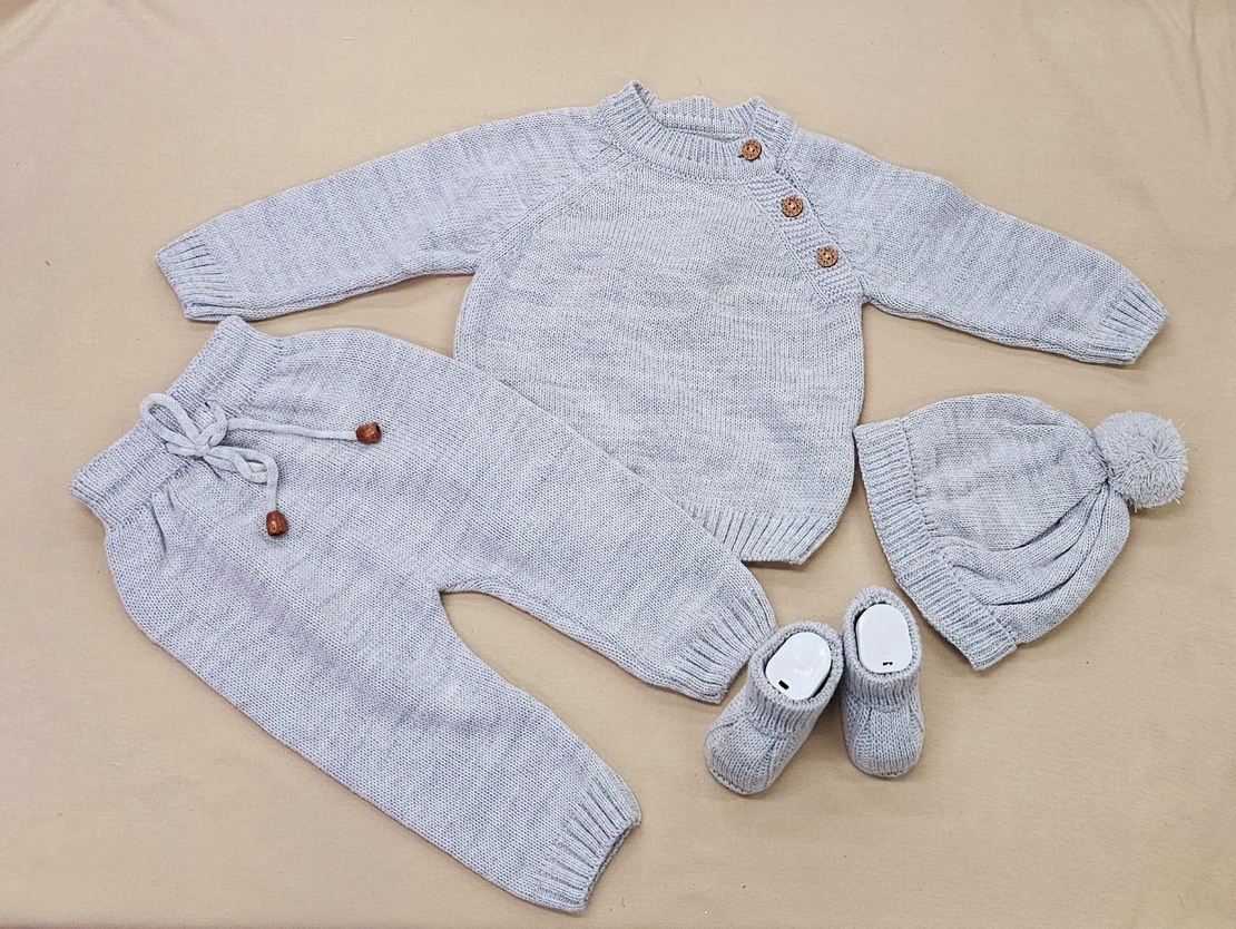 מארז סט סרוג כפתורים 3-6 חודשים