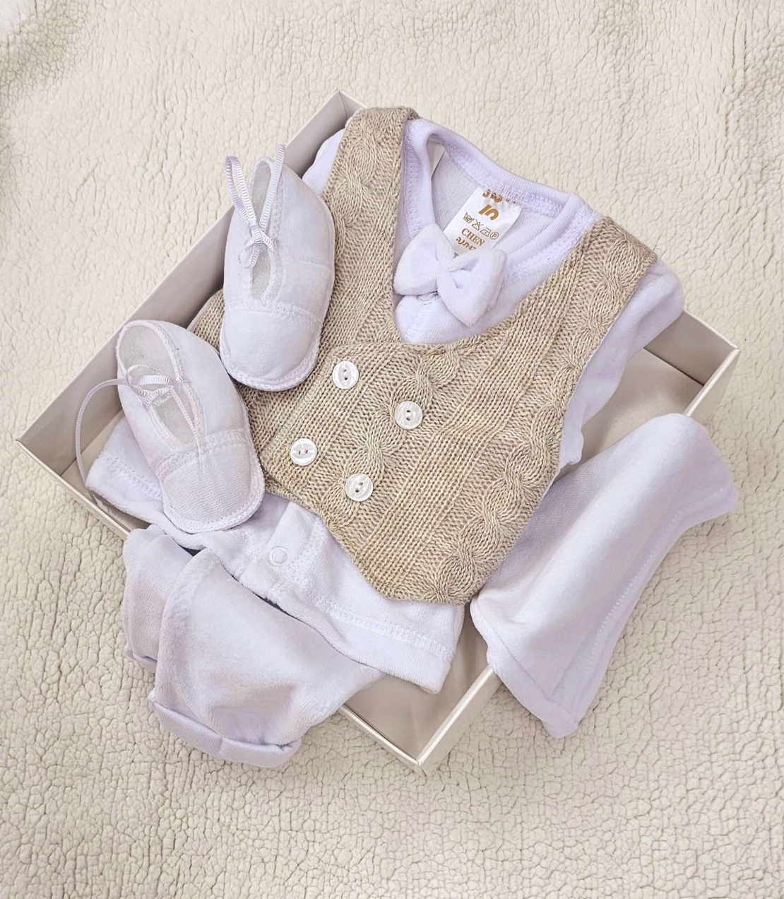 סט ווסט סרוג צמות  ניובורן - בז