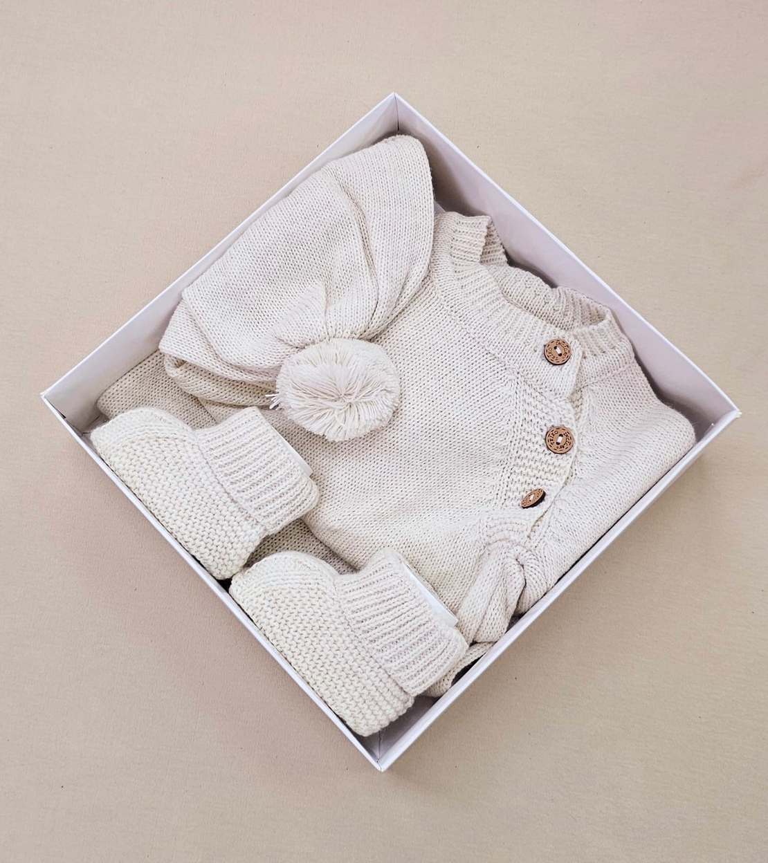 מארז סט סרוג כפתורים 3-6 חודשים