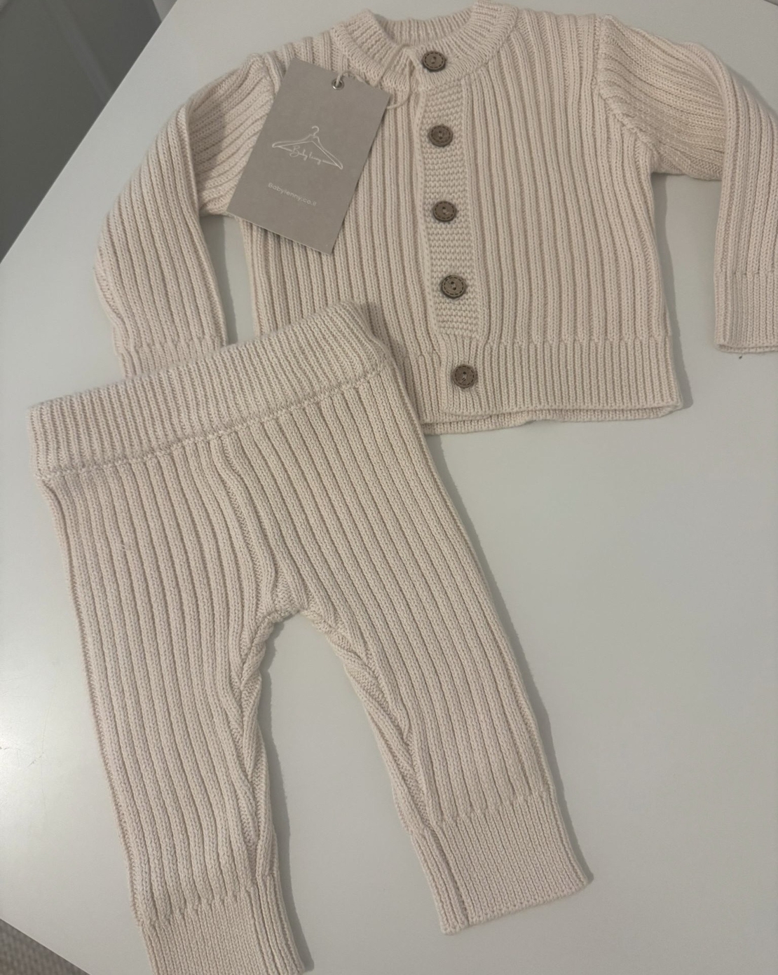 דגם אריאל - בז׳