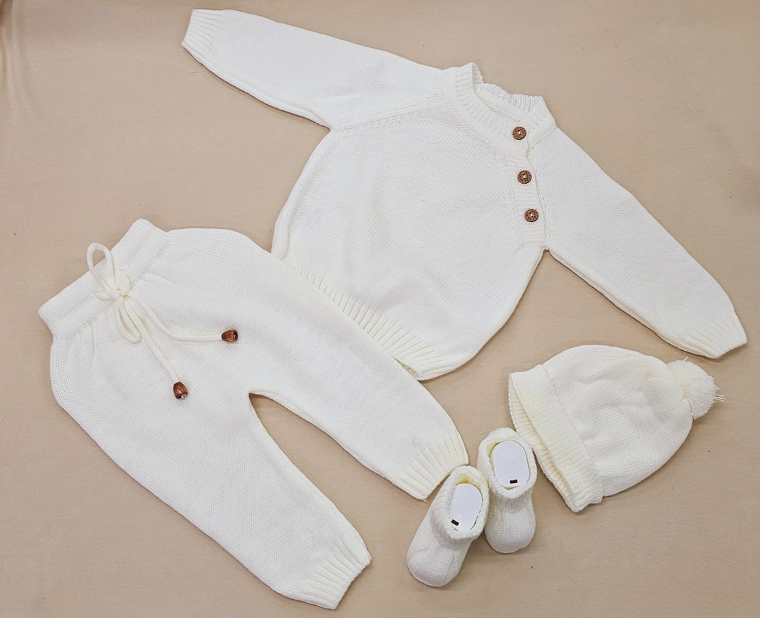 מארז סט סרוג כפתורים 3-6 חודשים