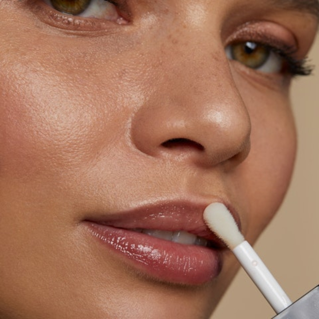 LIPS - Super soft lip oil juicy red 02