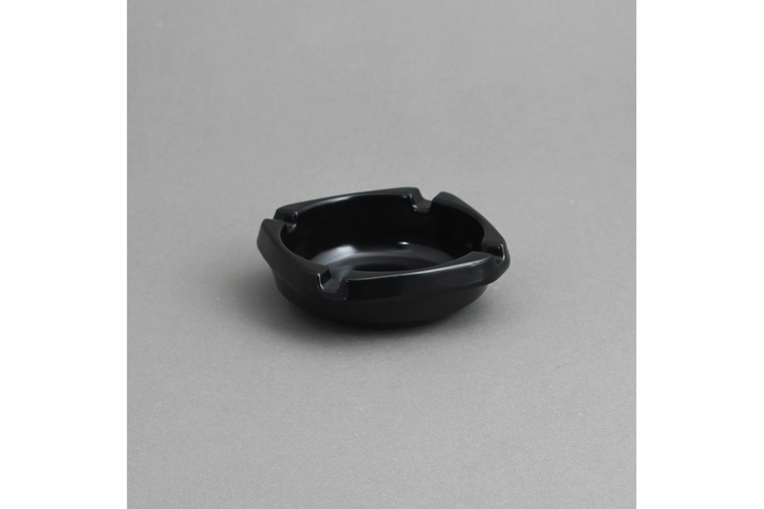 מאפרה מרובעת 9.5 מלמין שחור