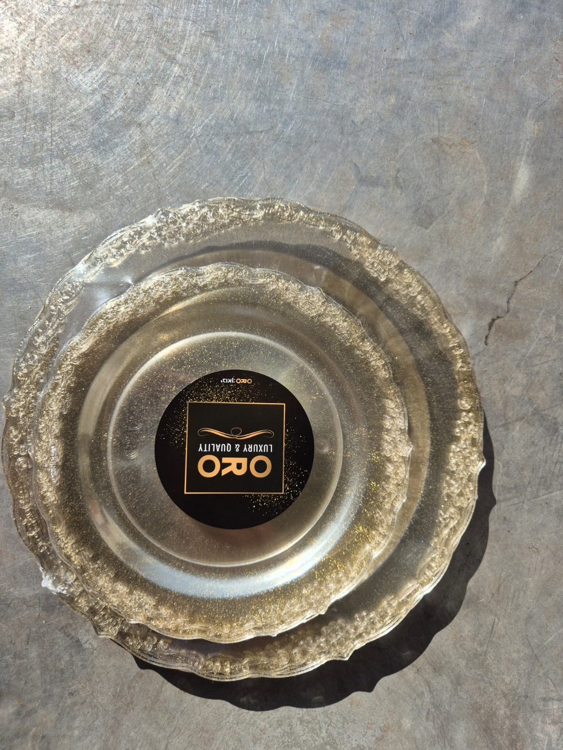 סט צלחות מהודר 16 יח' וינטאג' נצנץ זהב