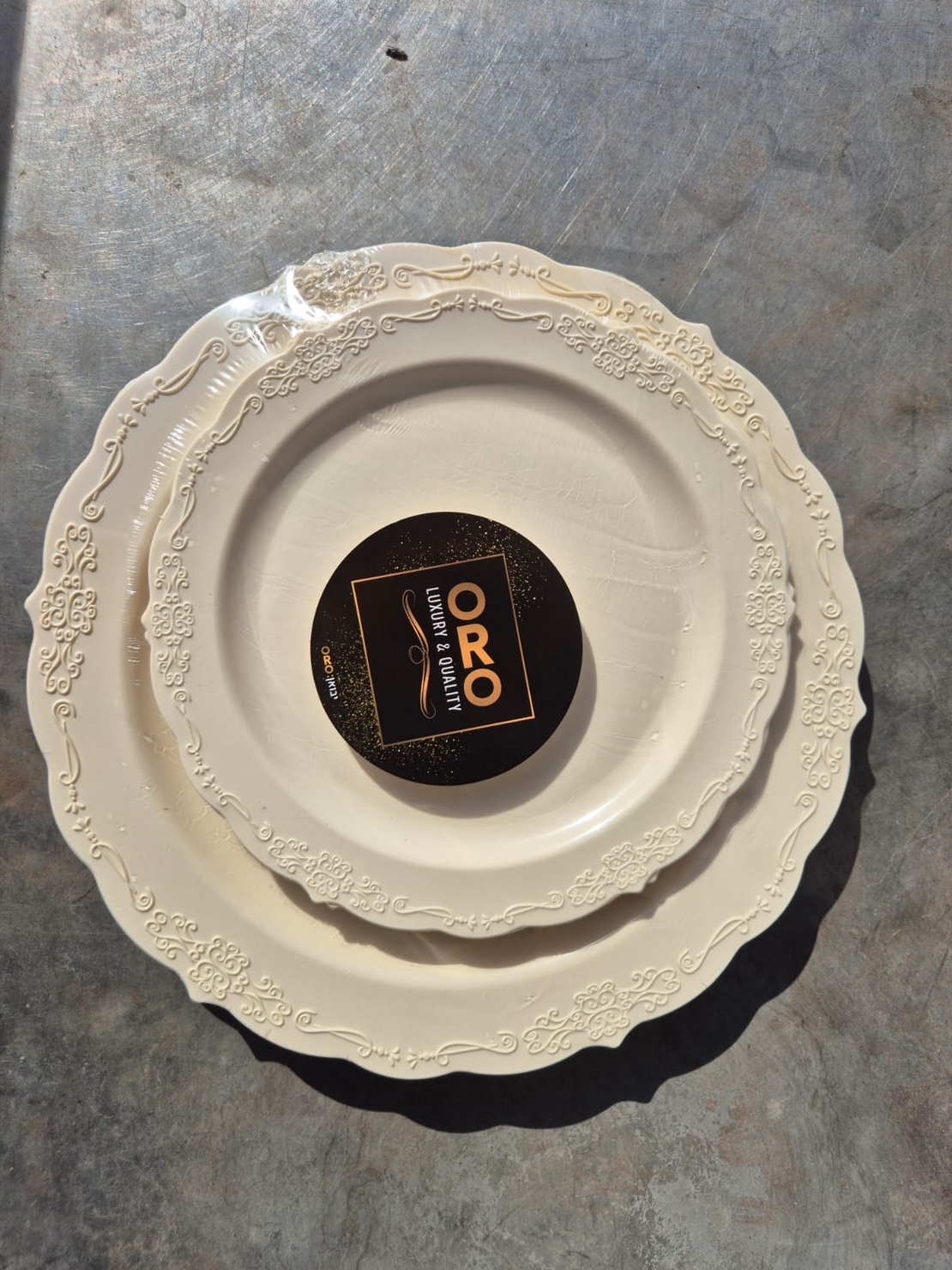 סט צלחות מהודר 16 יח' וינטאג' קרם