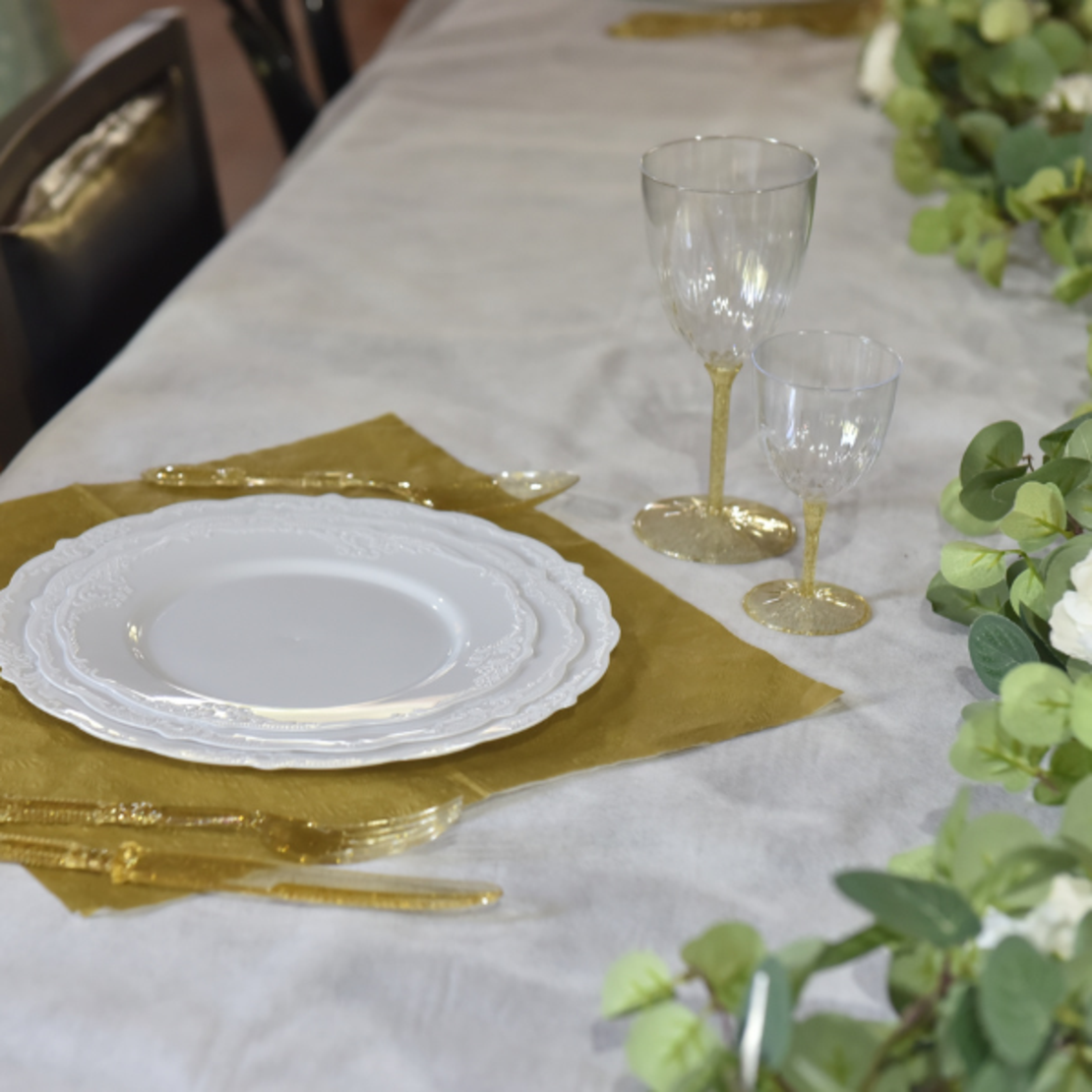 עיצוב שולחן לבן