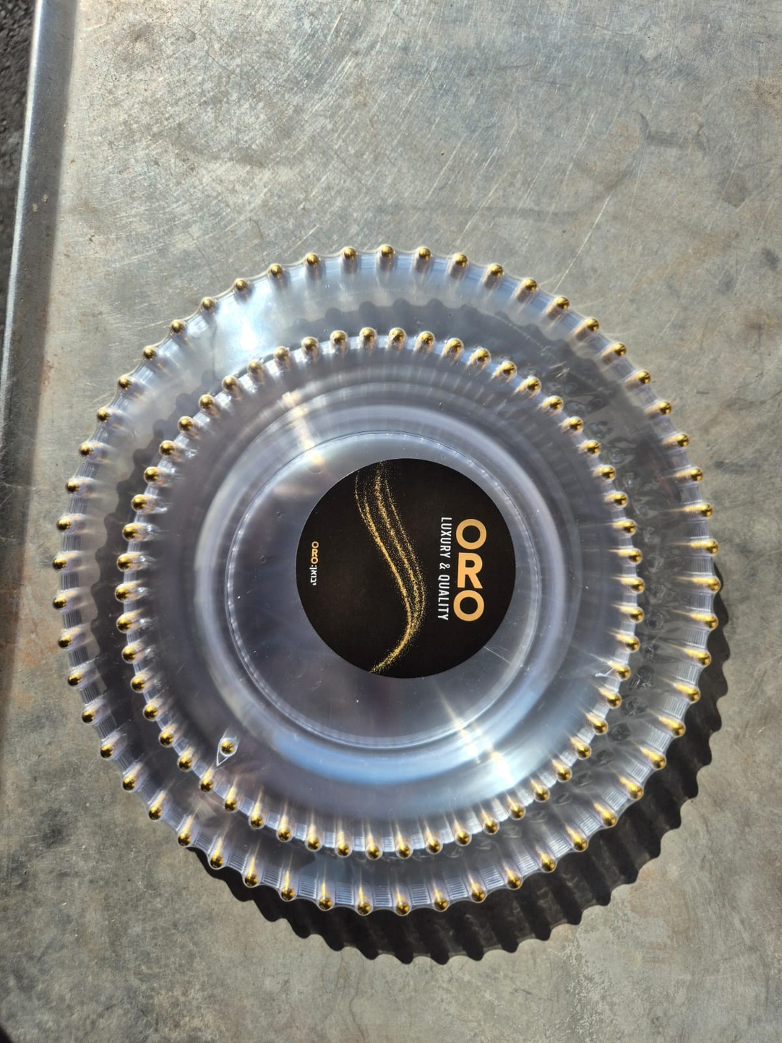 סט צלחות מהודר 16 יח' שקוף פנינים זהב