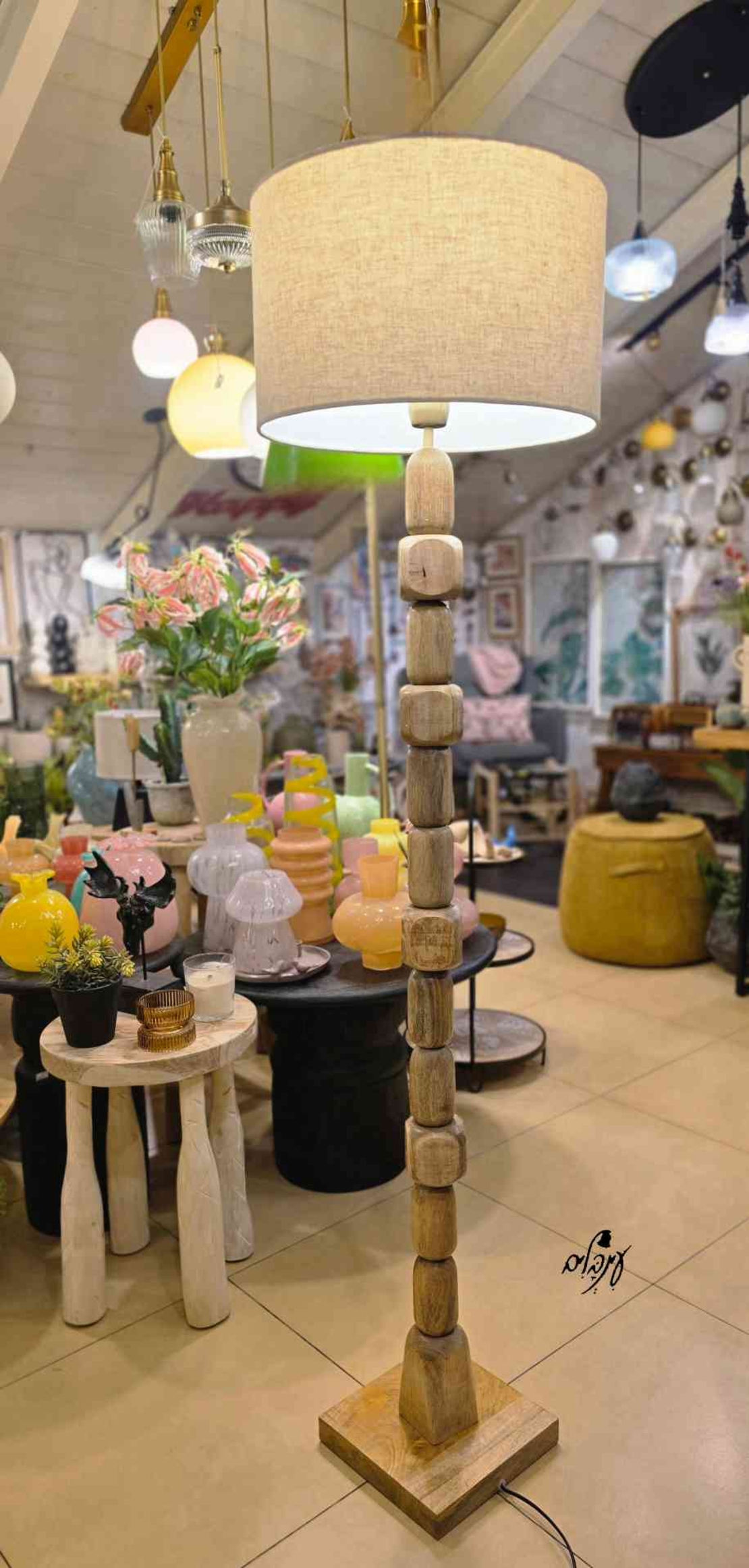 מנורת רגל קוביות עץ