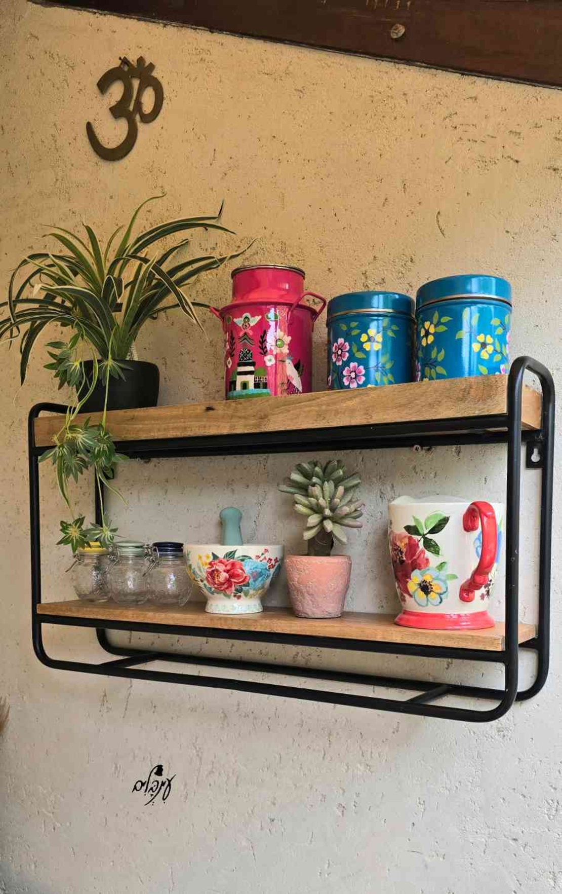 מדף עץ קומותיים