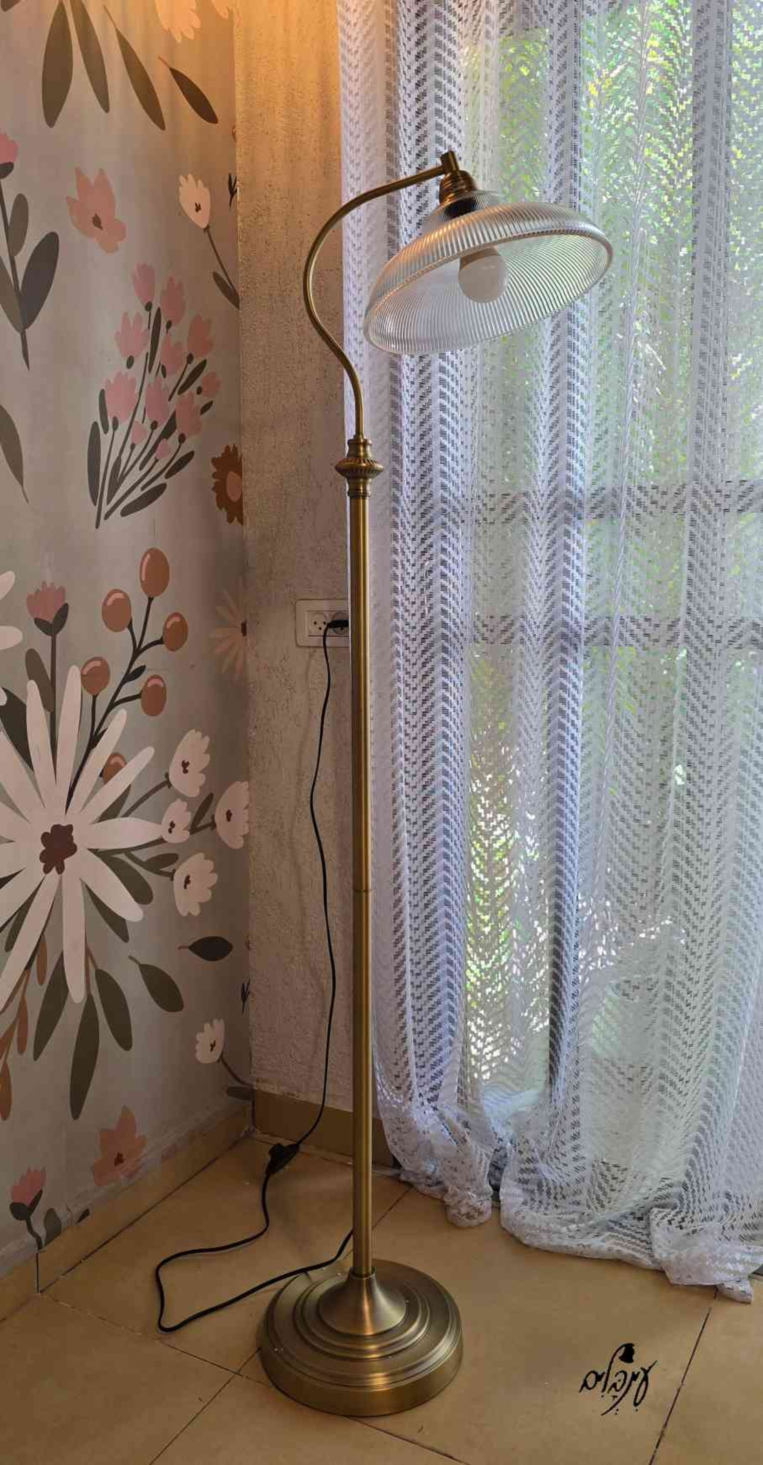 מנורת רגל כובע פסים