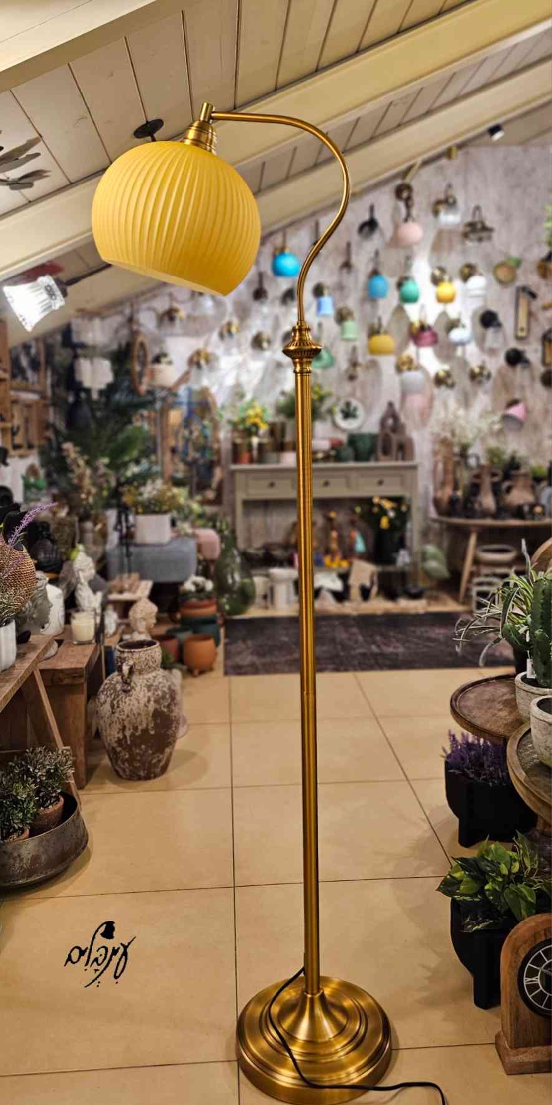 מנורת רגל כדור פסים צהוב
