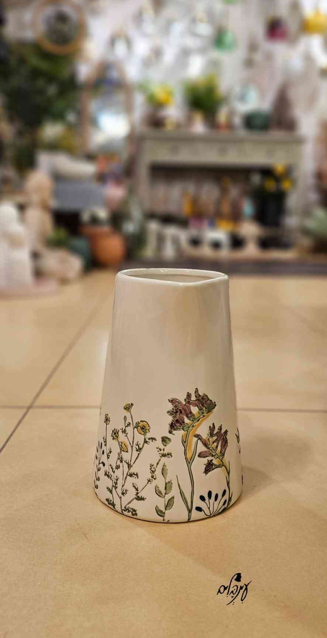קנקן קרמיקה מעוטר