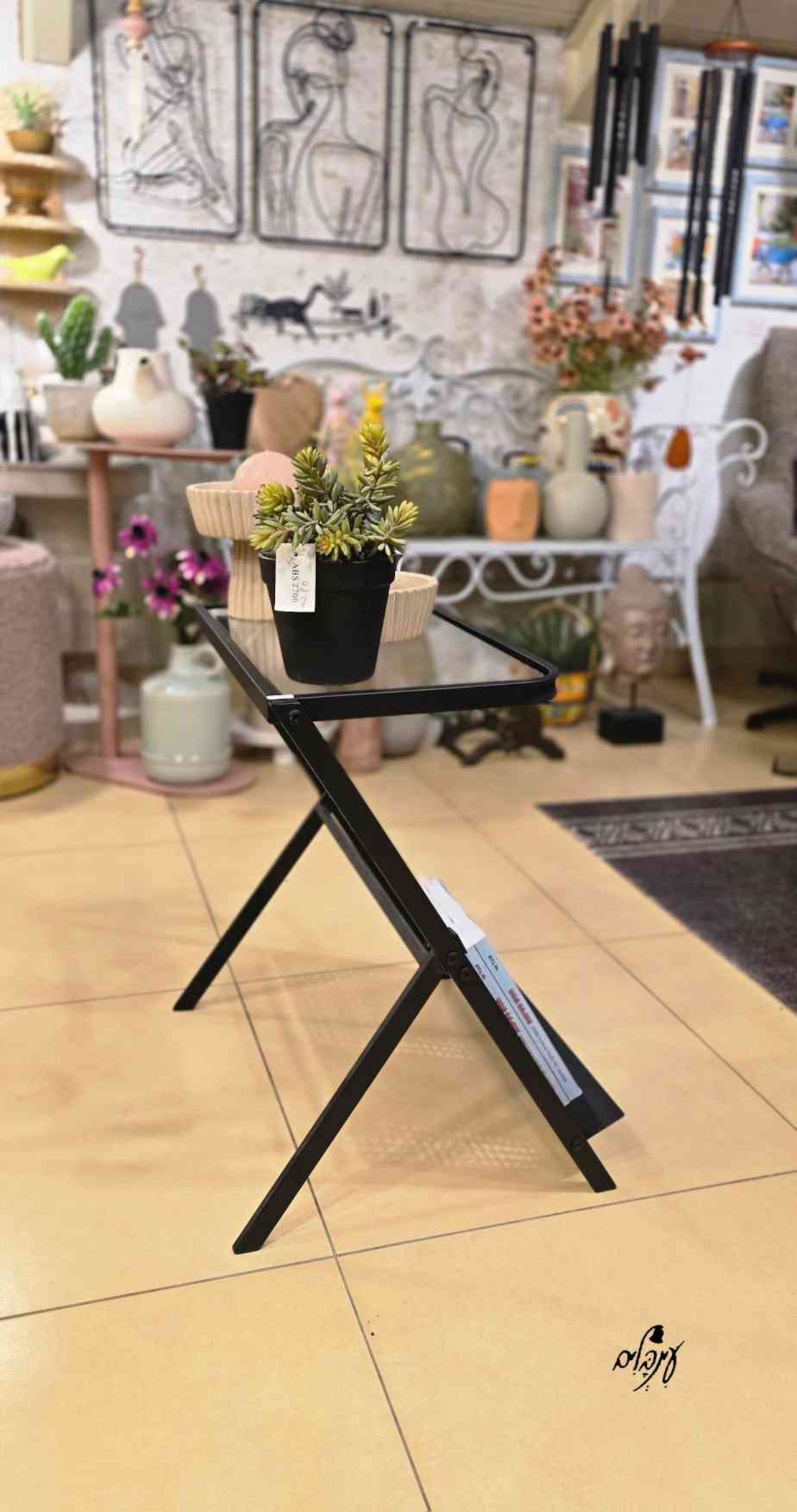 שולחן צד ברזל וזכוכית