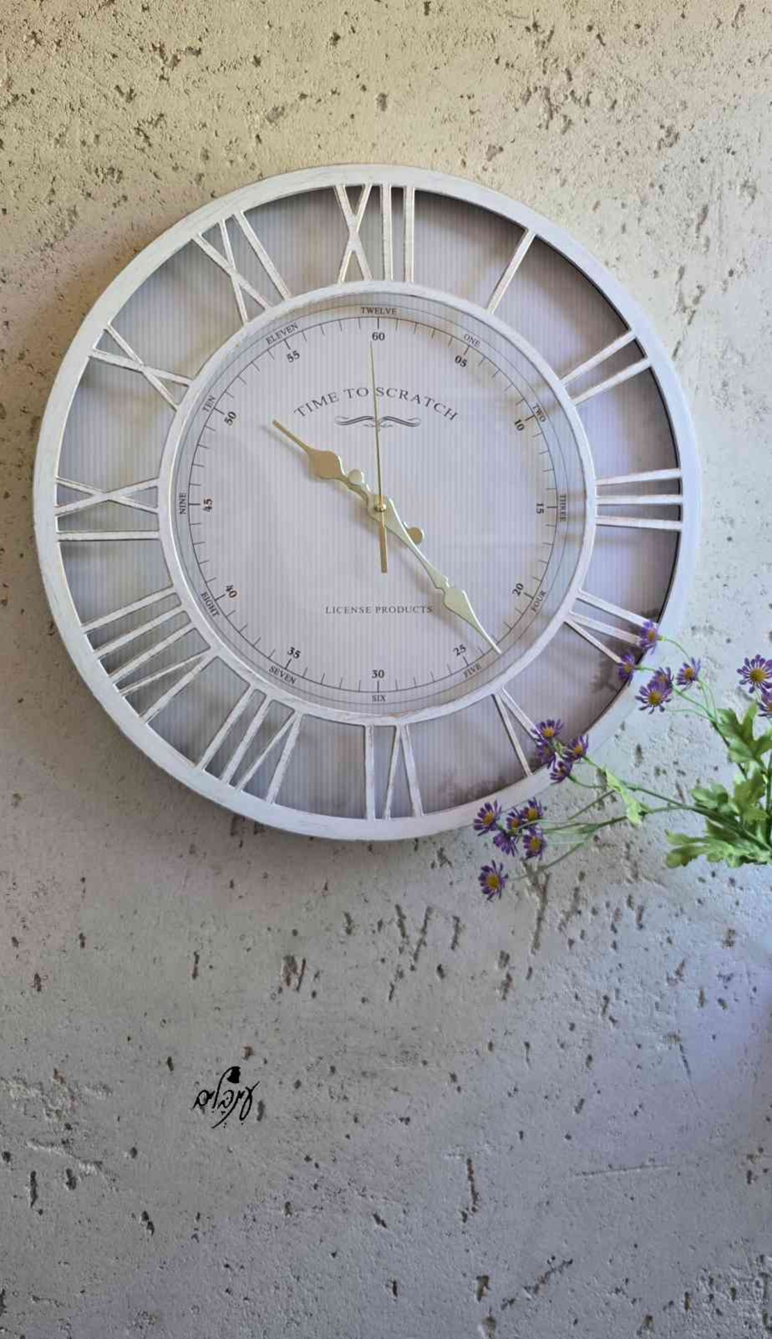 שעון רומי לבן