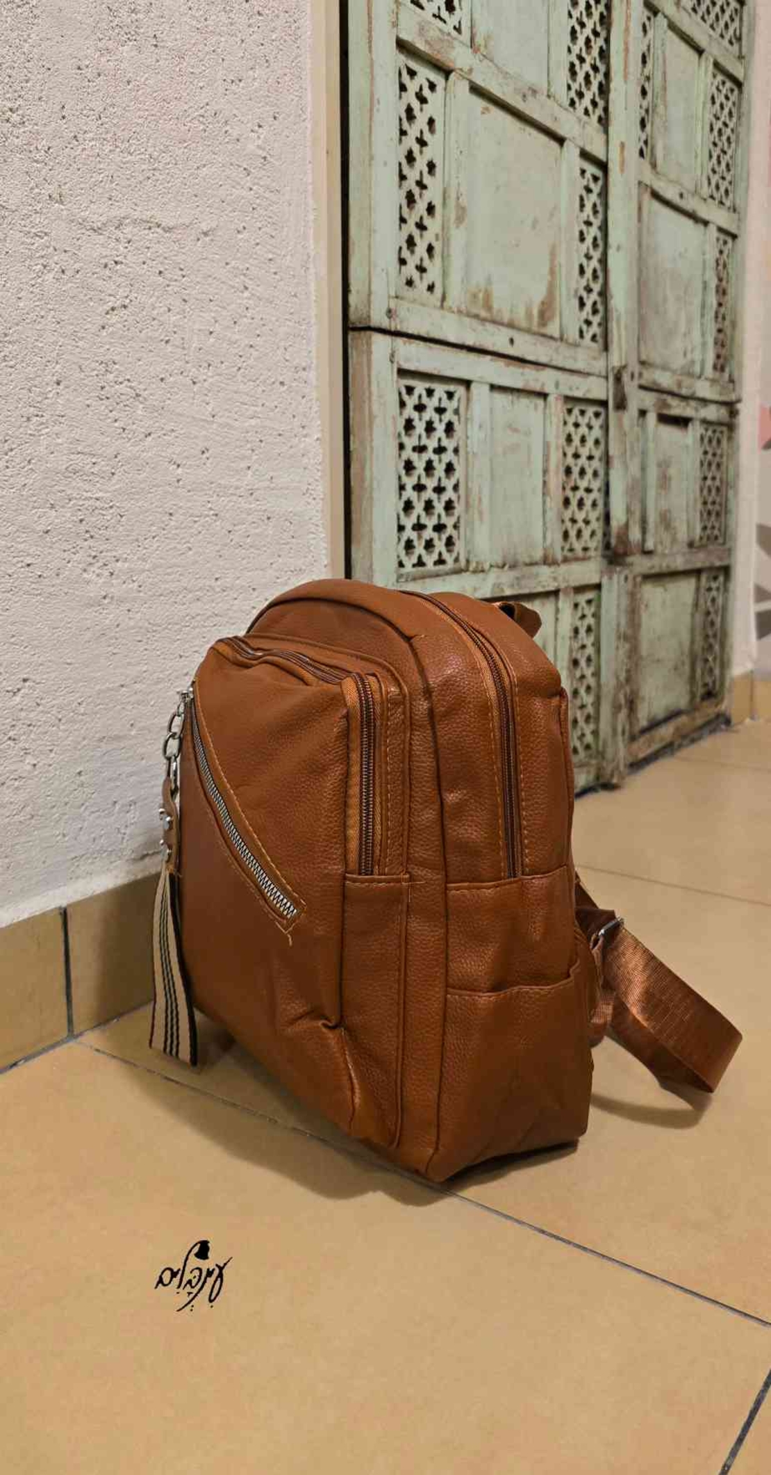 תיק גב דגם סירטי חום