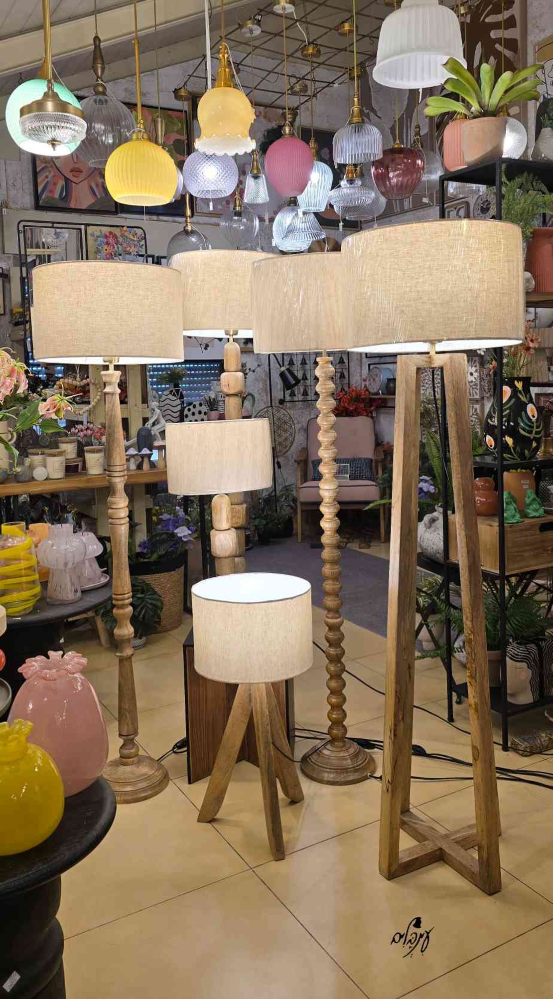 מנורת שולחן קוביות עץ