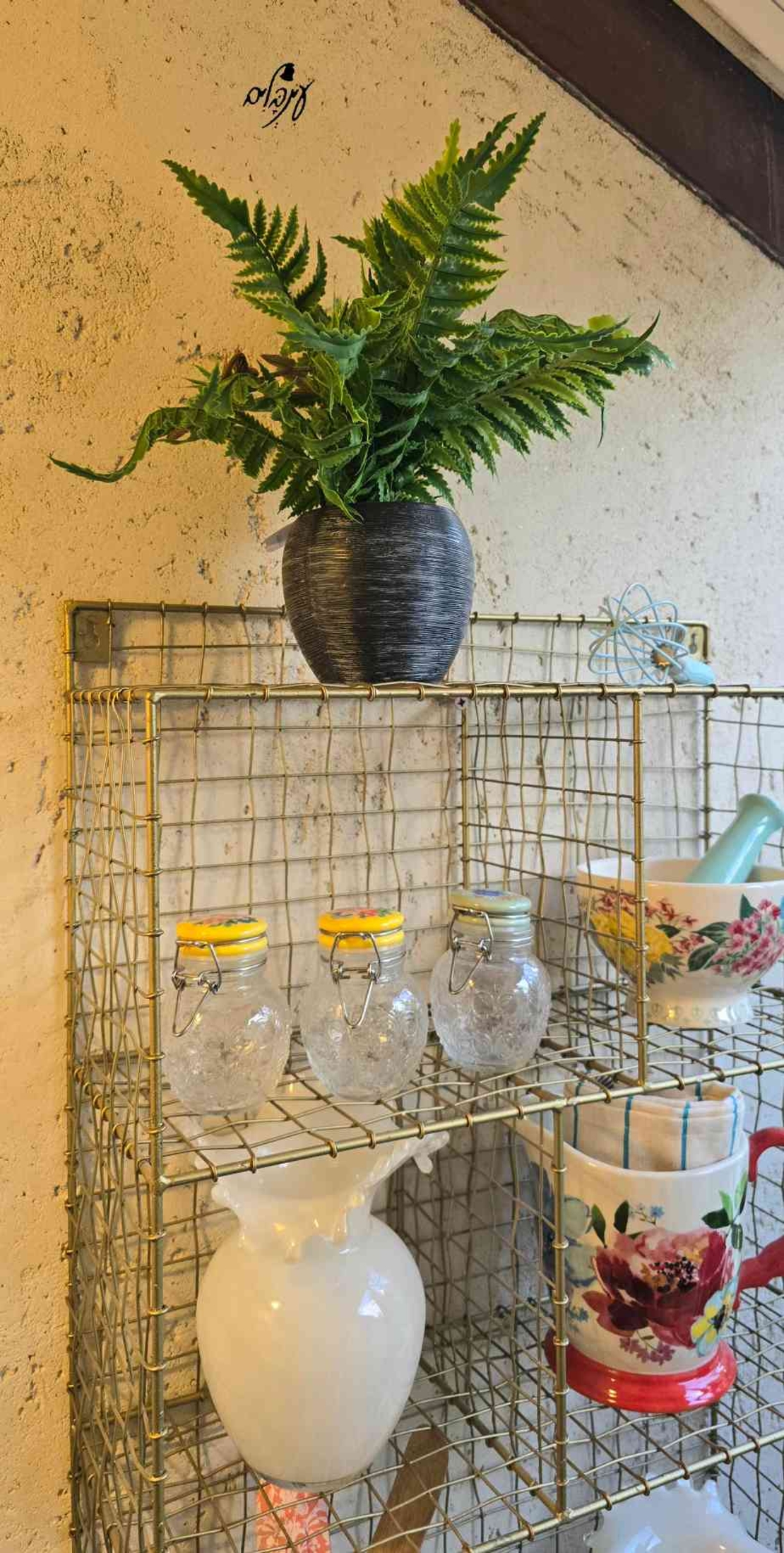 מדף רשת ברזל