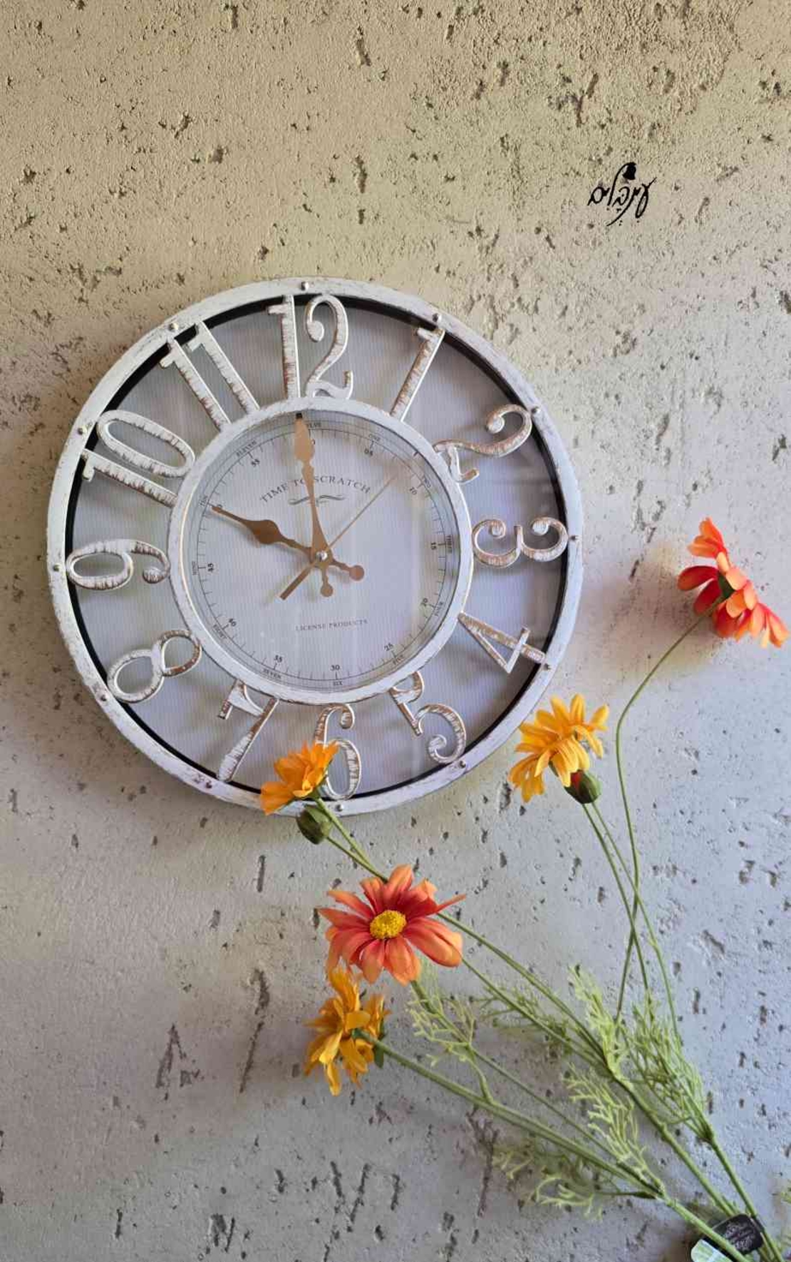 שעון ספרות לבן וינטג'