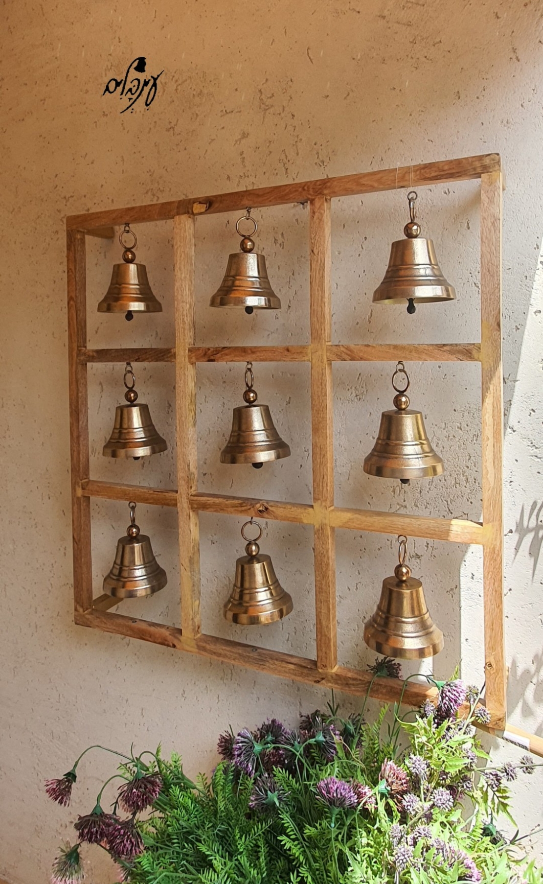 תמונת עץ פעמוני אלומיניום מוזהבים