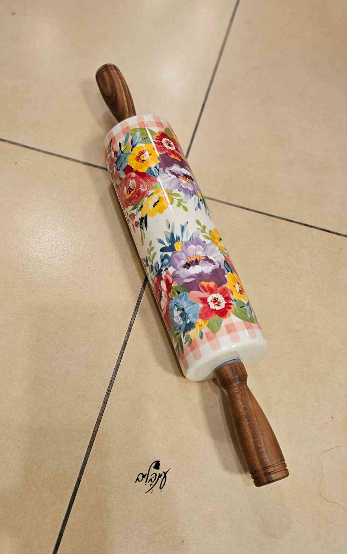מערוך קרמי פרחוני