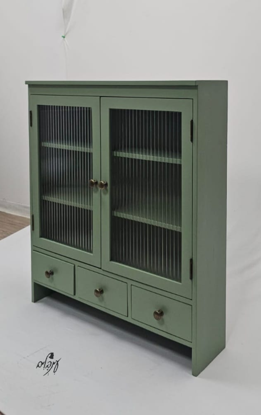 ארונית פסים ירקרק