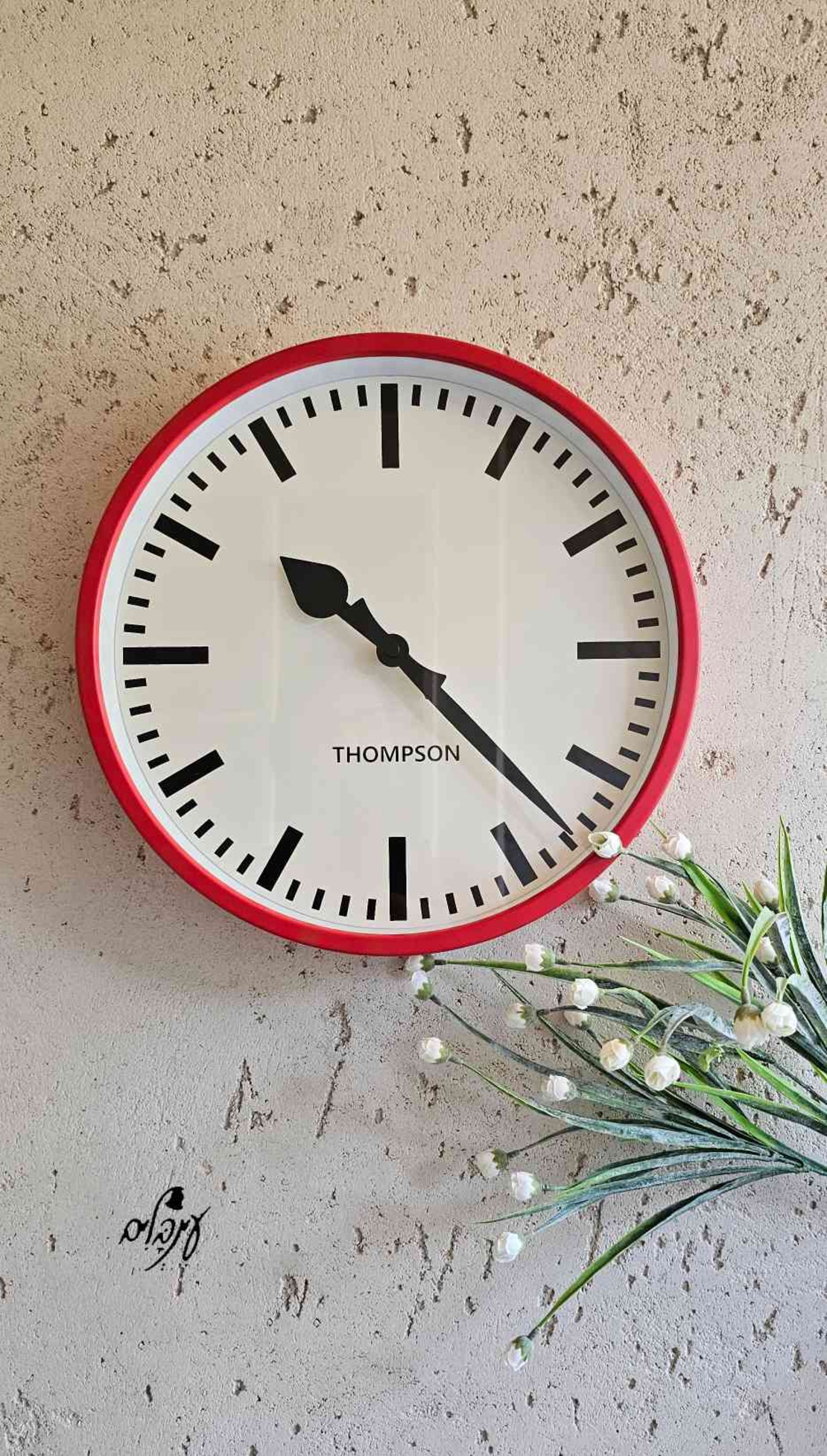 שעון קיר אדום