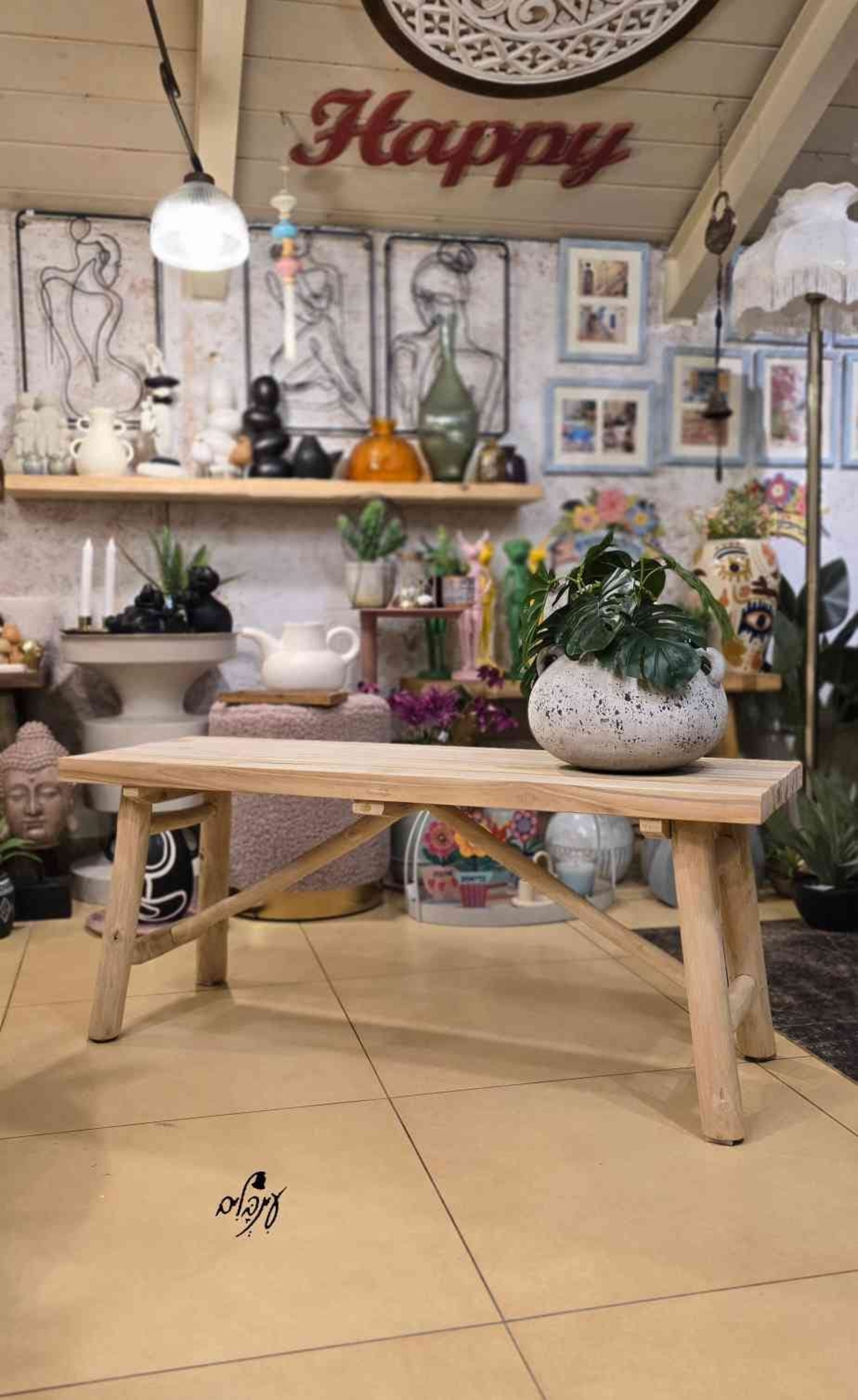 ספסל עץ טיק פסים