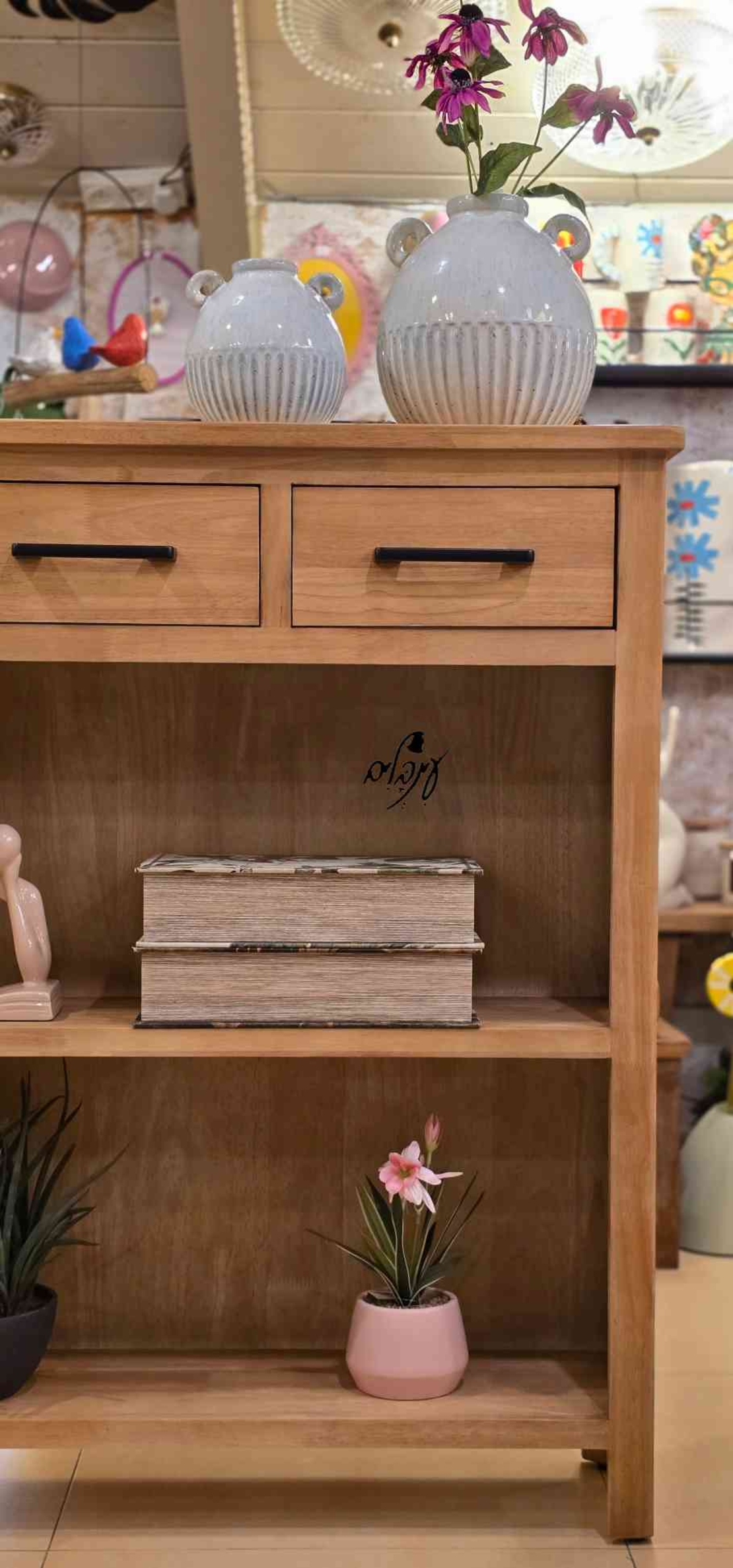 שידת עץ צרה