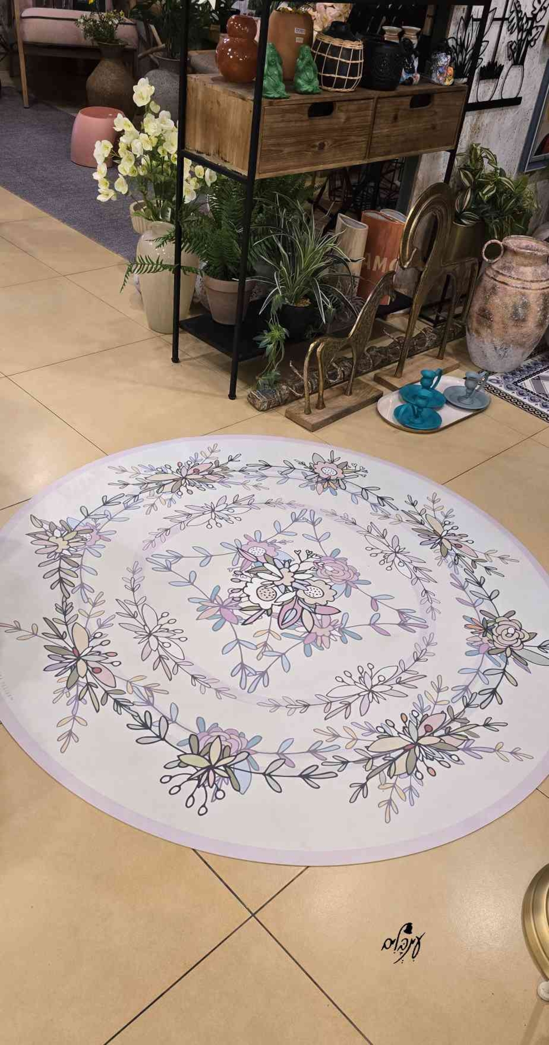 שטיח פי וי סי עגול