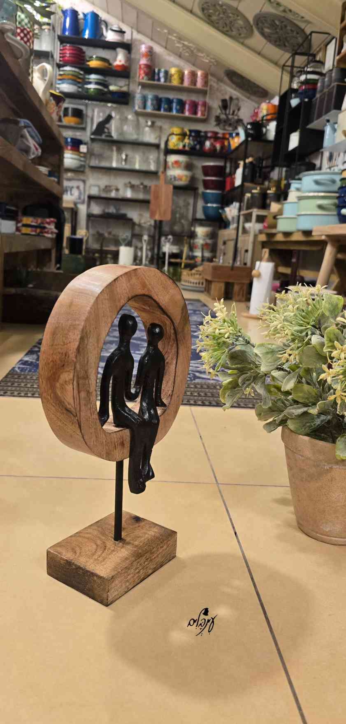 פסל זוג בעיגול