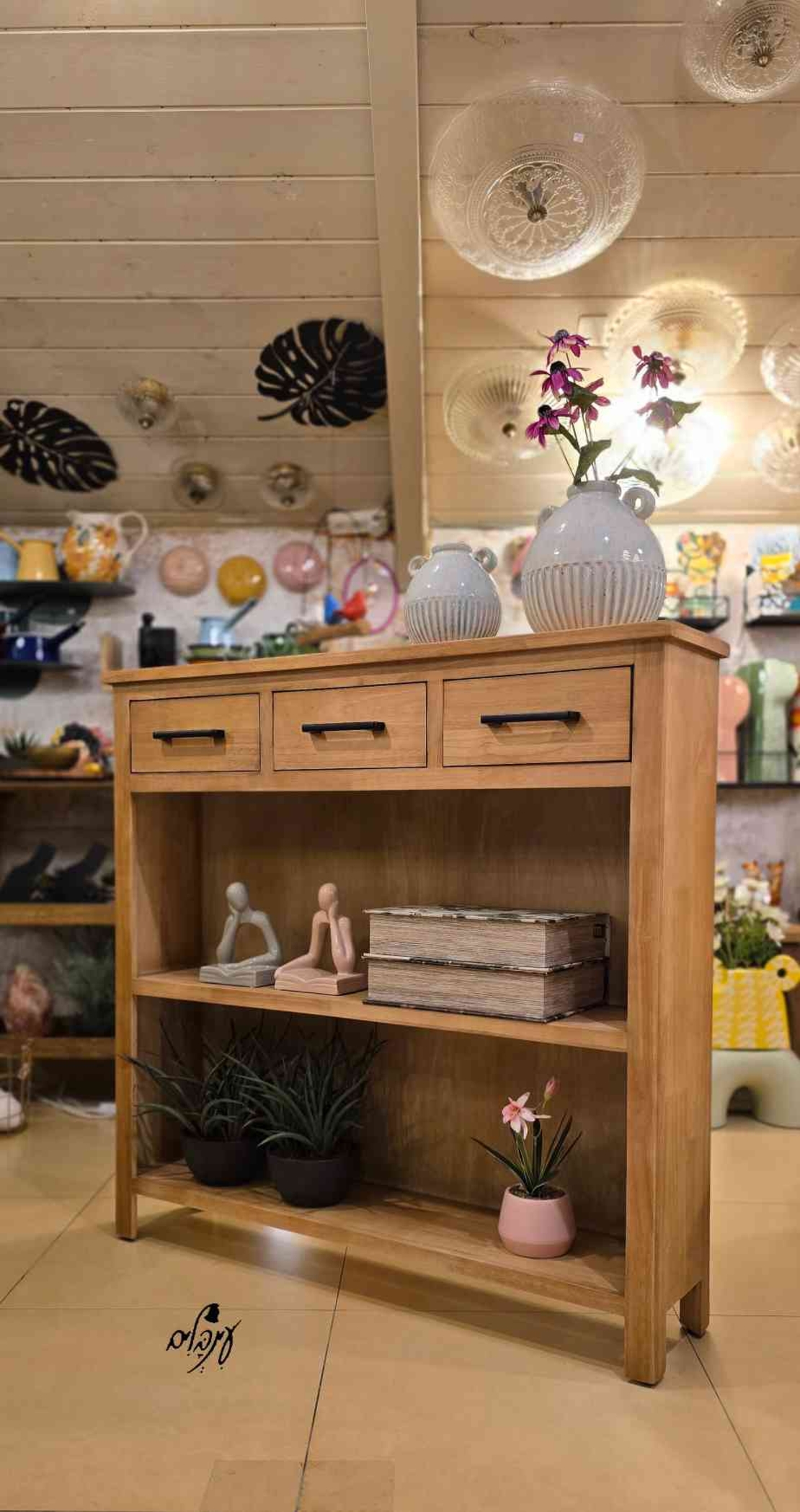 שידת עץ צרה