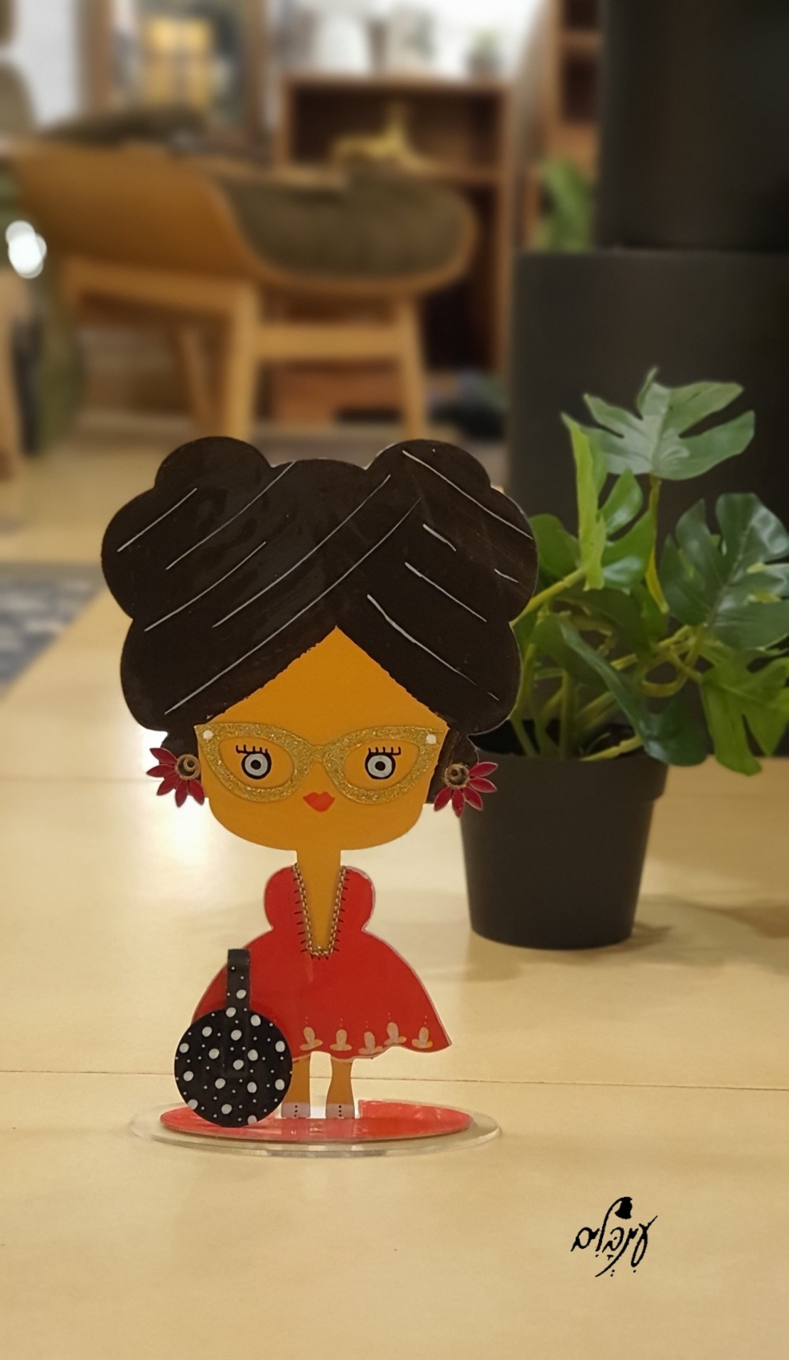 מדאם פנטסטית עומדת דגם 4