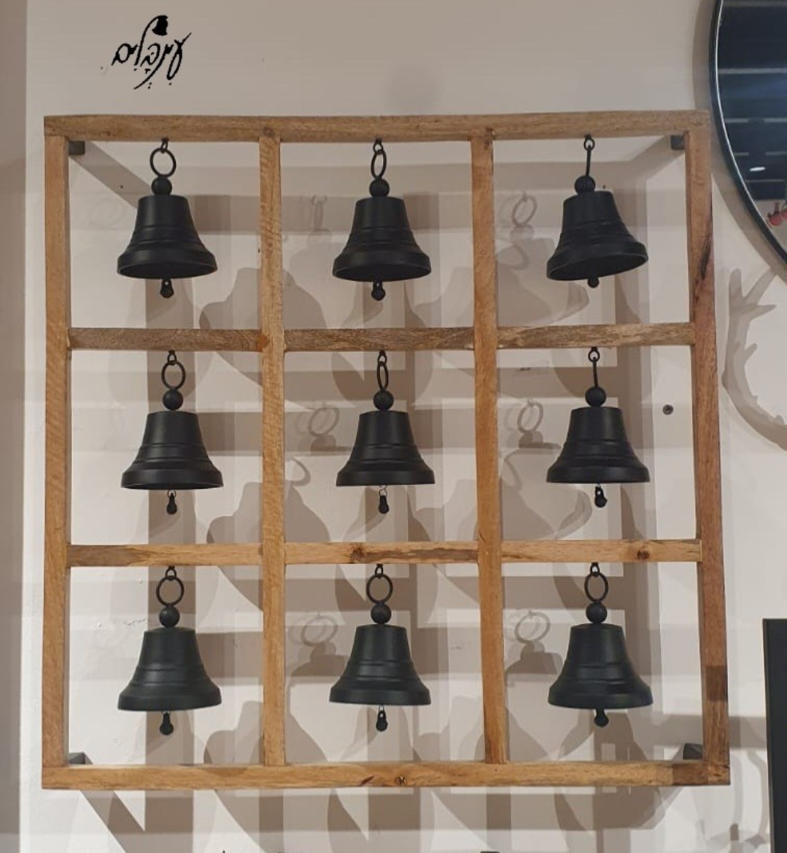 תמונת עץ פעמוני אלומיניום שחורים