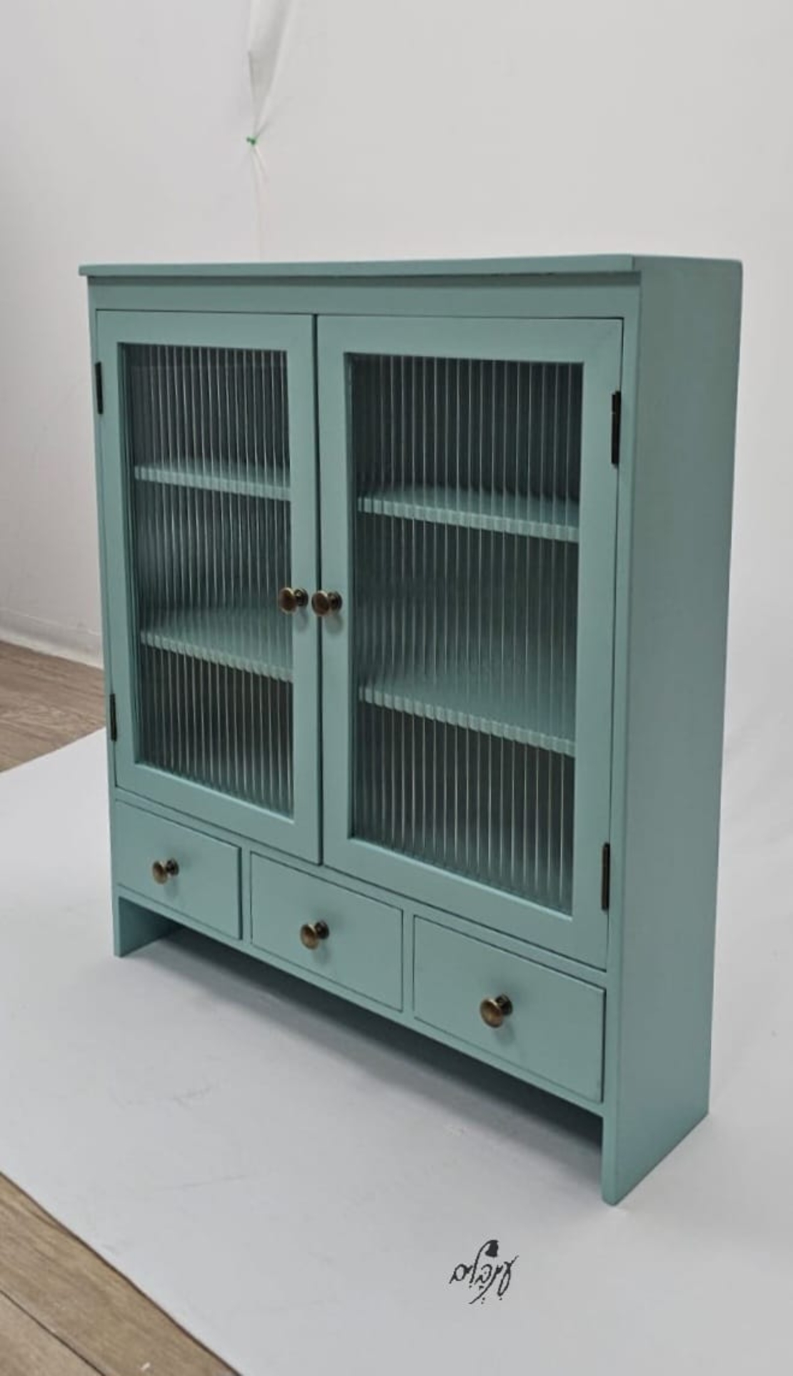 ארונית פסים תכלת