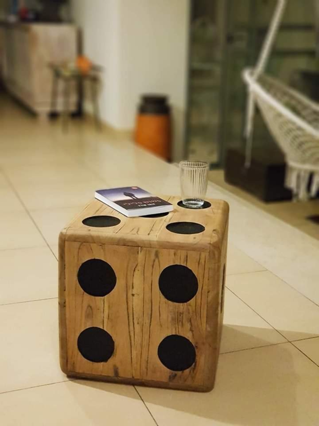 שולחן קפה, שרפרף קוביה
