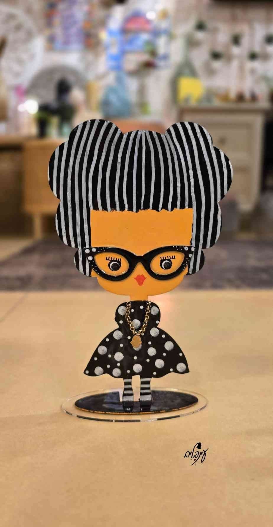 מדאם פנטסטית עומדת דגם 3