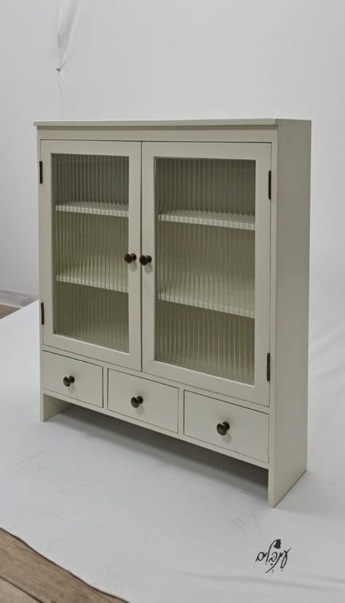 ארונית פסים שמנת