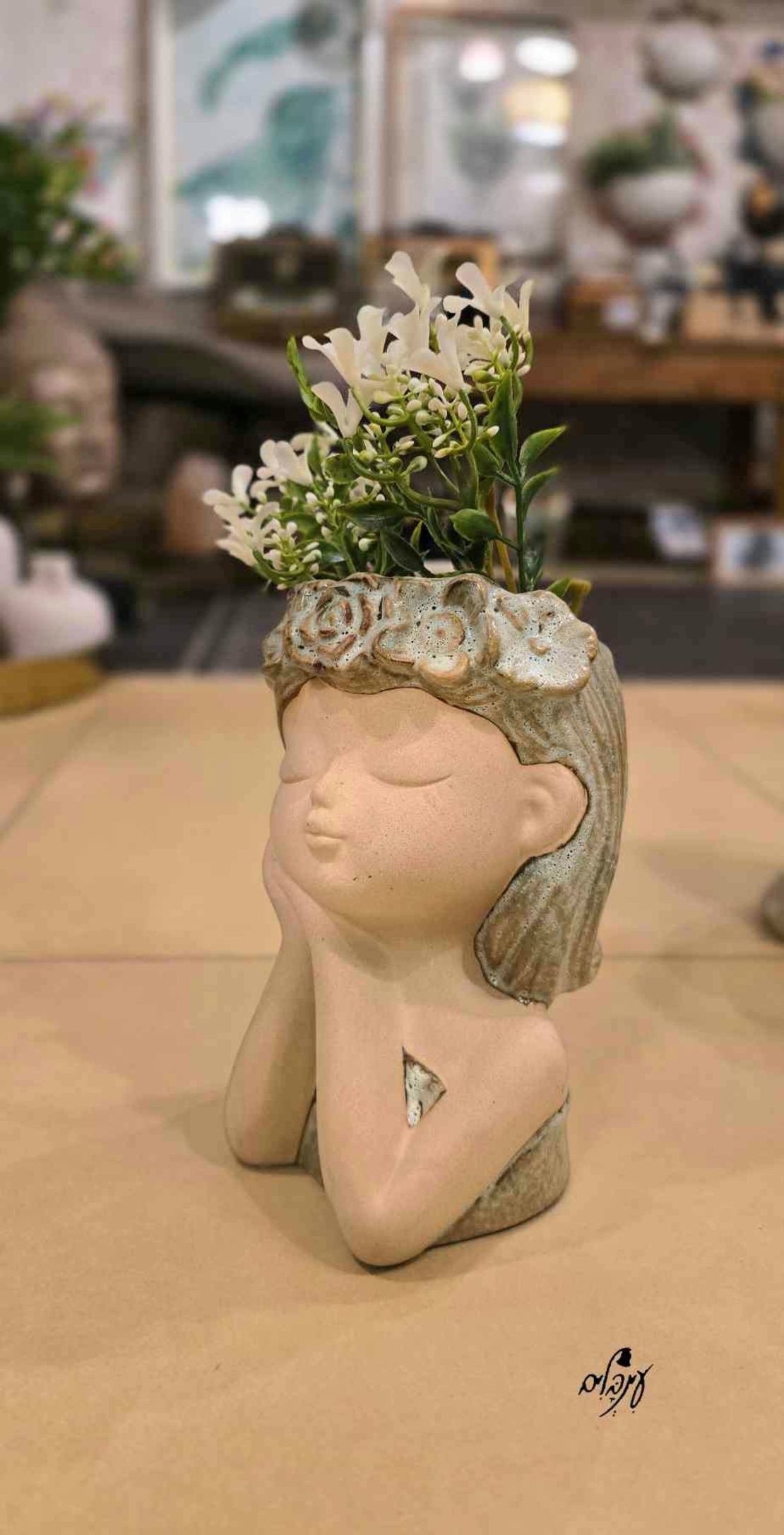 בית עציץ דמויות