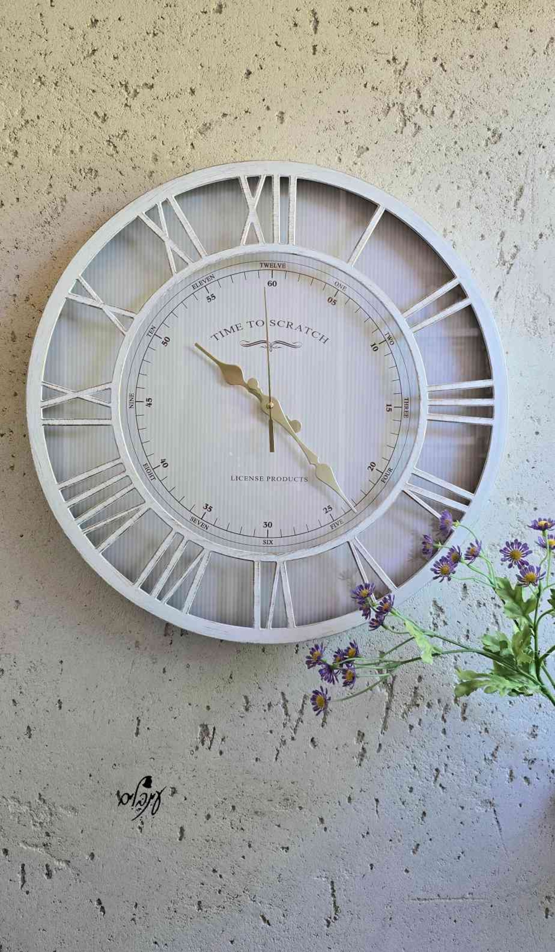 שעון רומי לבן