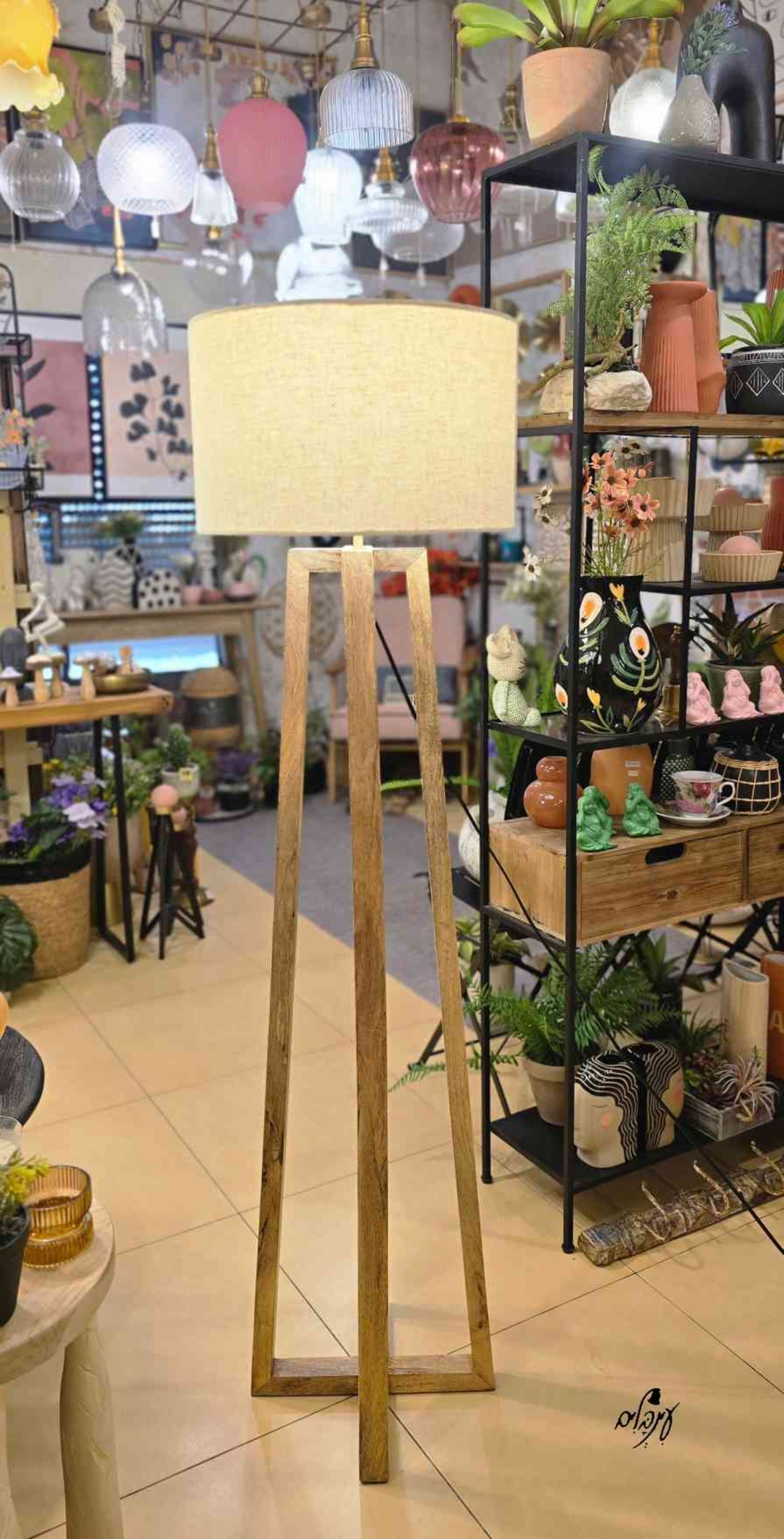 מנורת רגל עץ שי