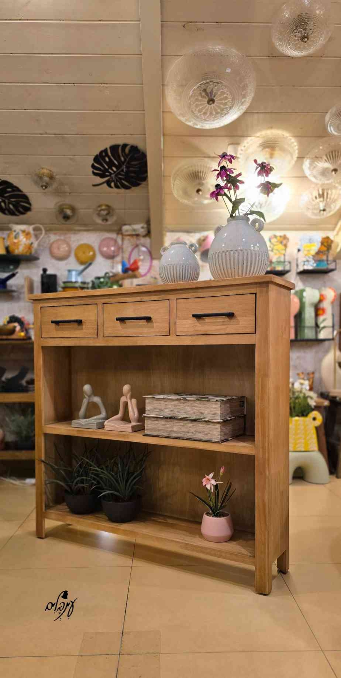 שידת עץ צרה