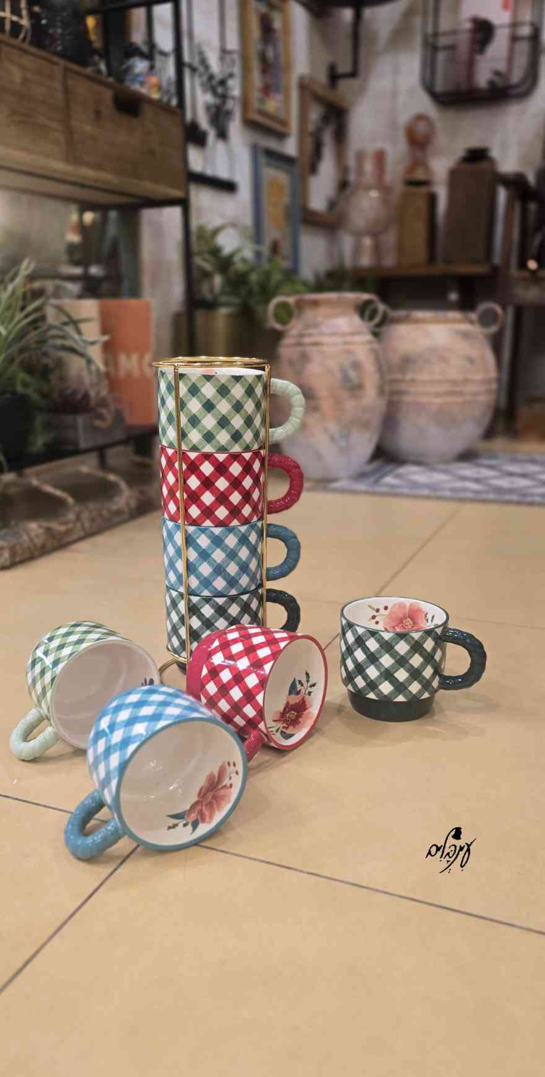 סט רביעיית כוסות קפה מנוקד