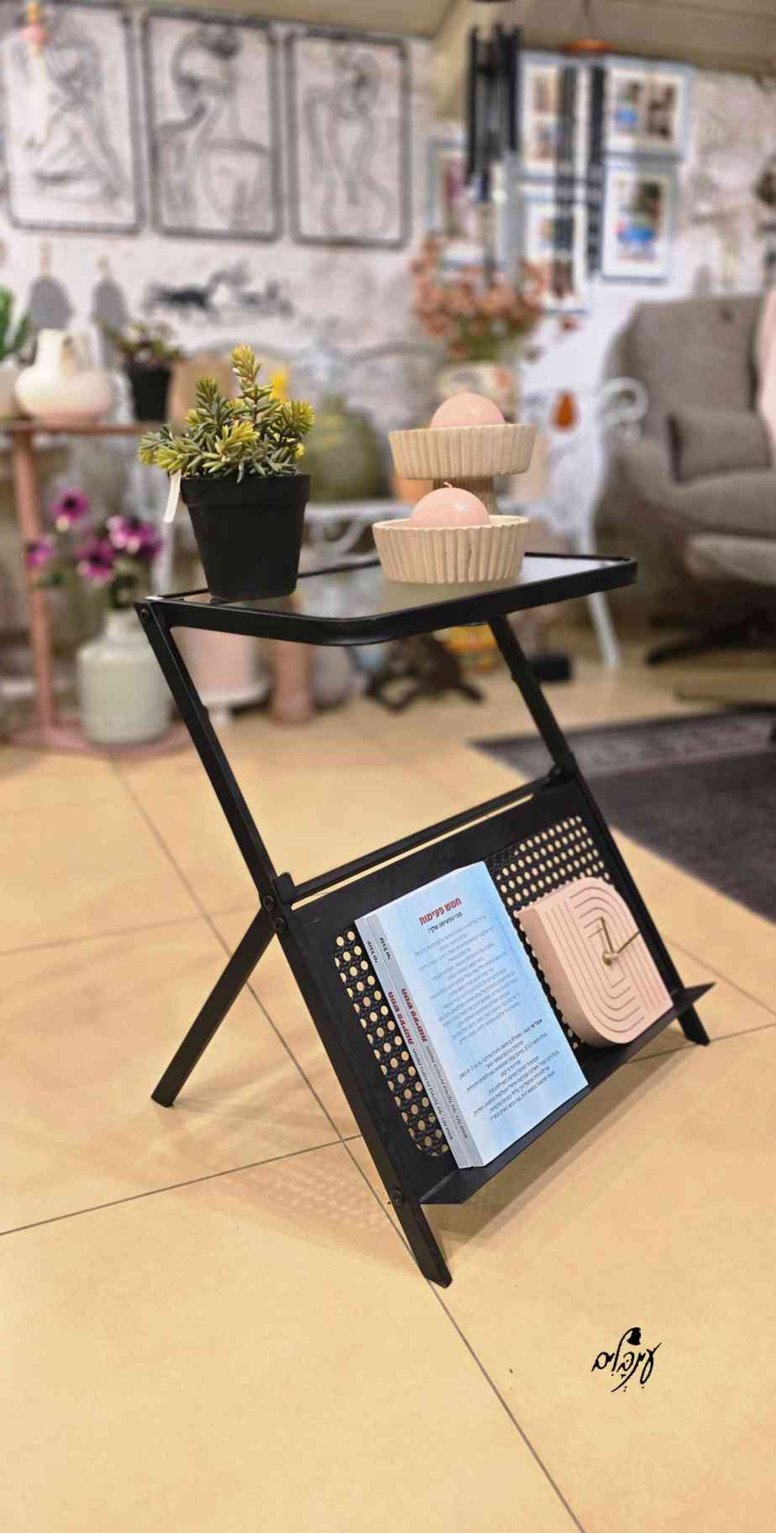 שולחן צד ברזל וזכוכית