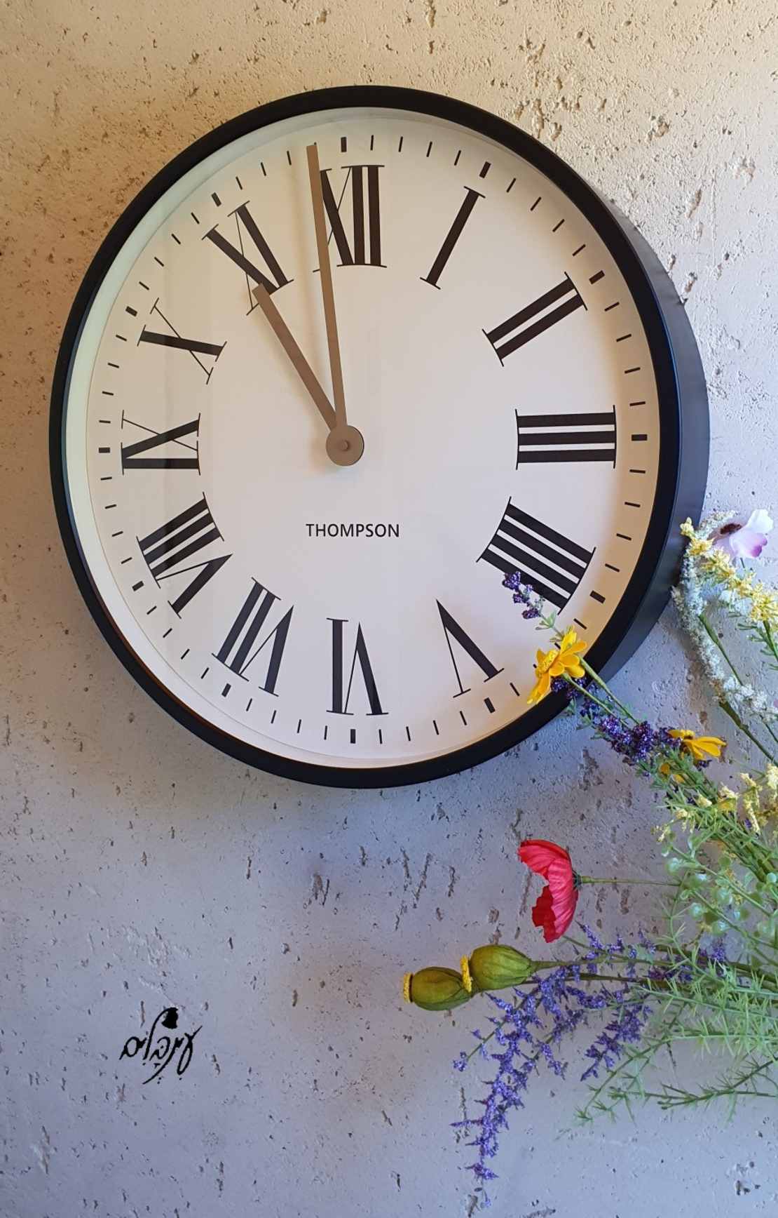 שעון קיר מסגרת ברזל שחור עבה