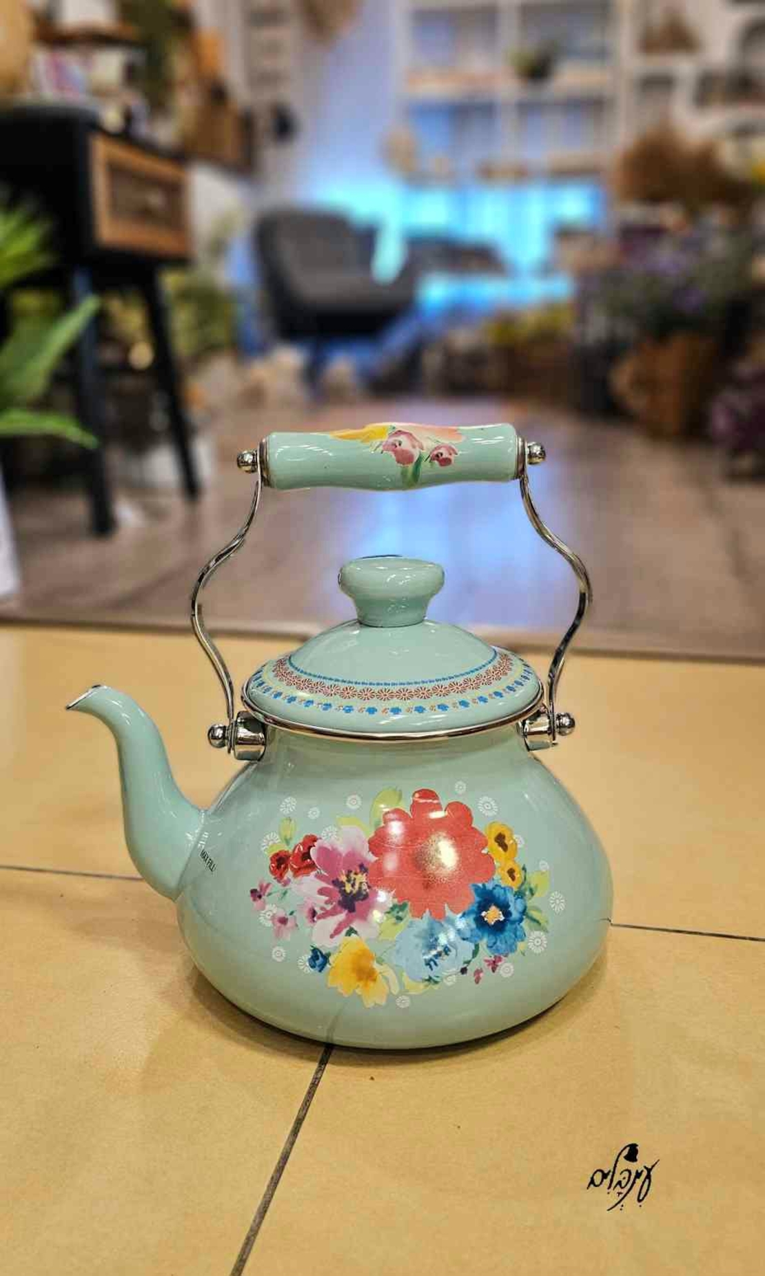 קומקום אמייל מאוייר תכלת